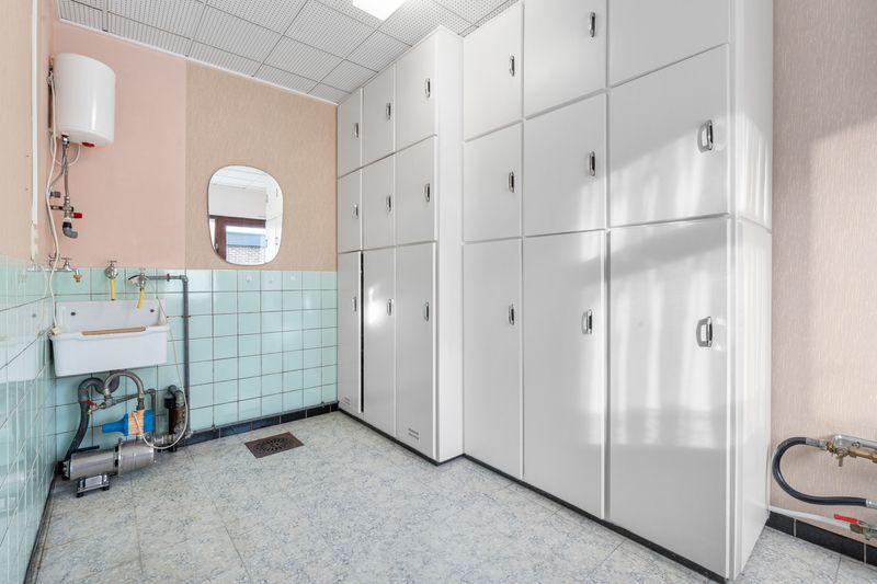 Torhout- Vrijstaande woning met 5 slaapkamers. foto 10