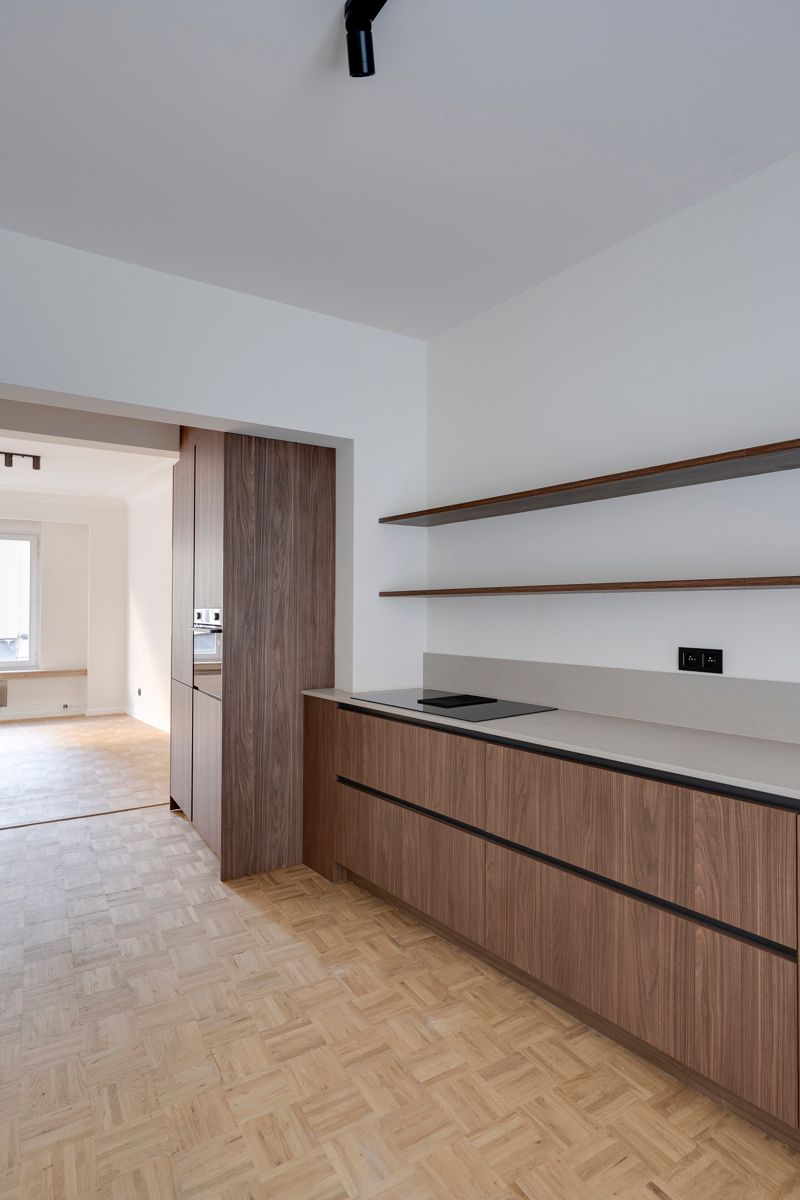 Gerenoveerd 3-slaapkamerappartement met ruim terras foto 11