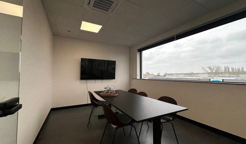 Instapklare kantoren te huur met terras vlakbij afrit R4 in Evergem foto 19