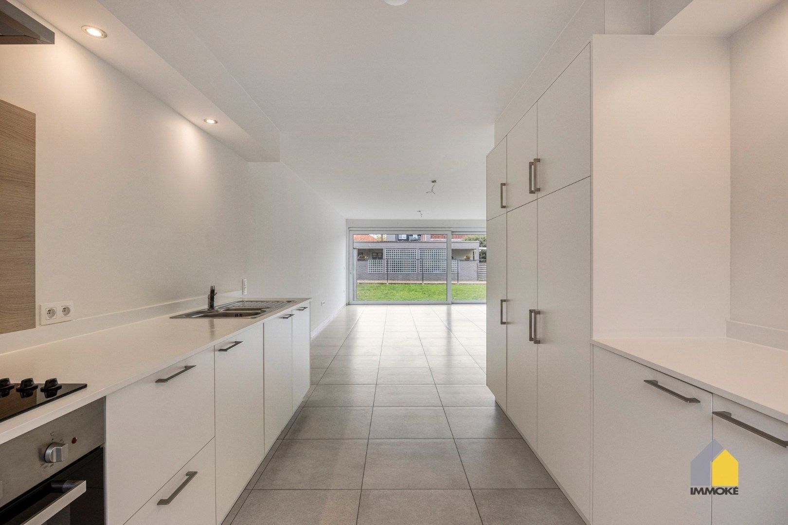 Ruim, energiezuinig appartement (151 m²) met 3 slpk, terras, tuin en dubbele parking. foto 5