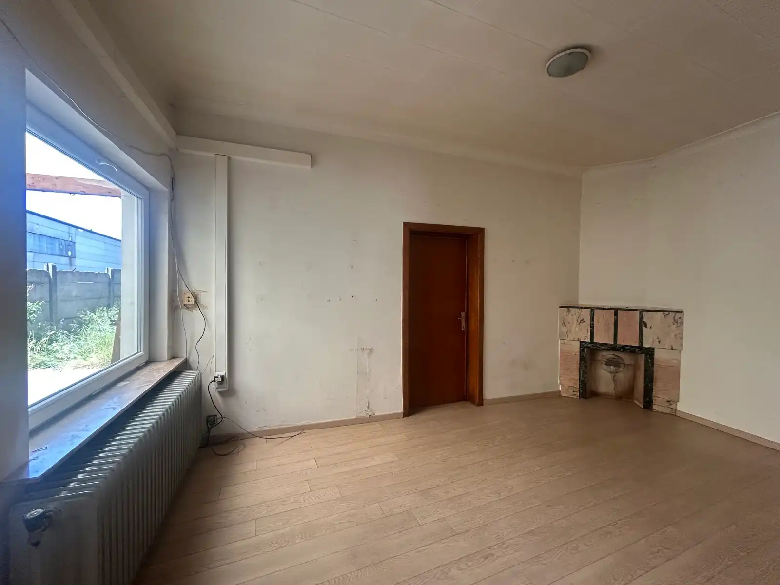 Op te frissen/ te renoveren woning nabij verbindingswegen foto 6