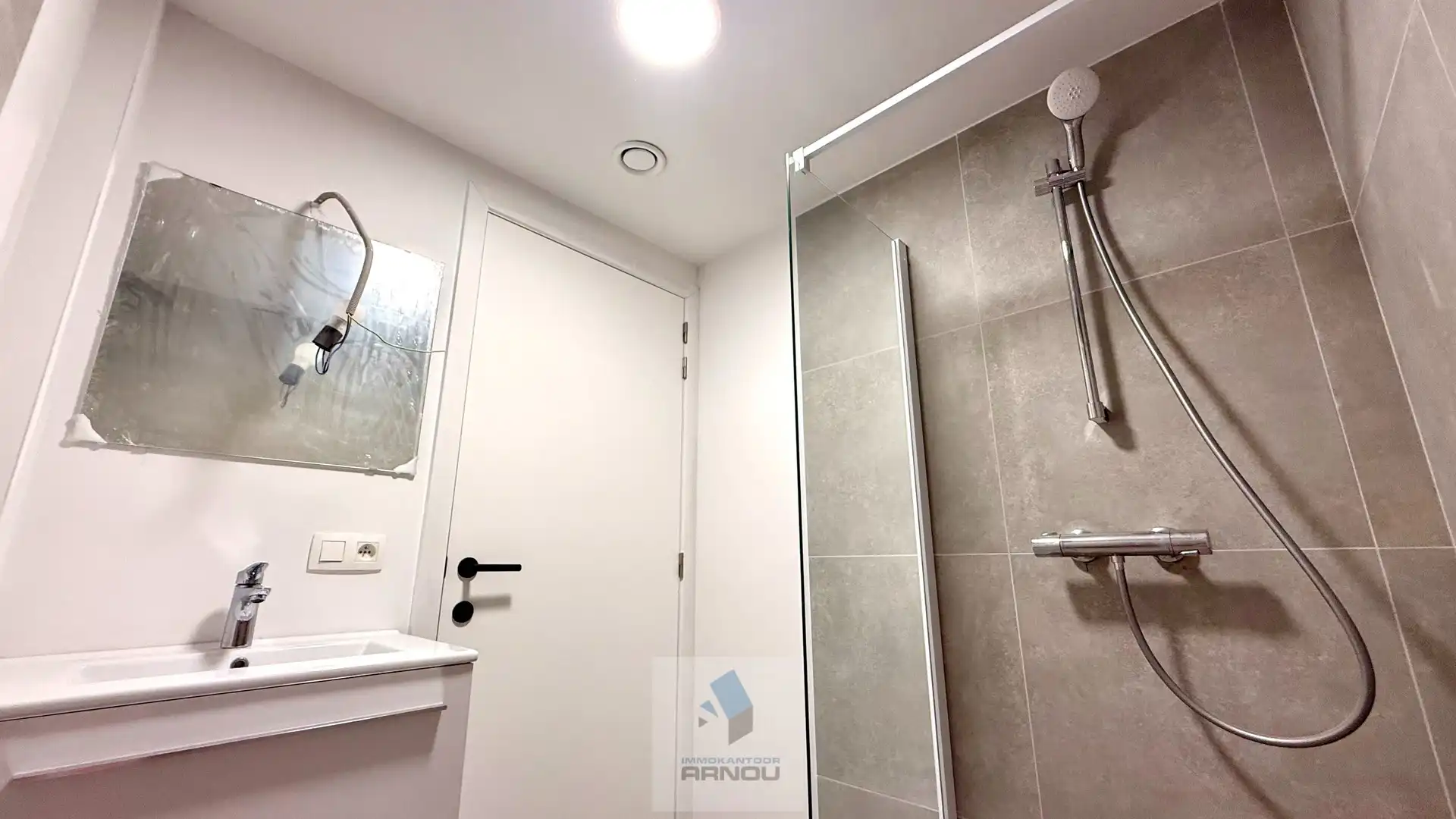 Lichtrijke nieuwbouw penthouse met twee slaapkamers en met twee ruime terrassen foto 10