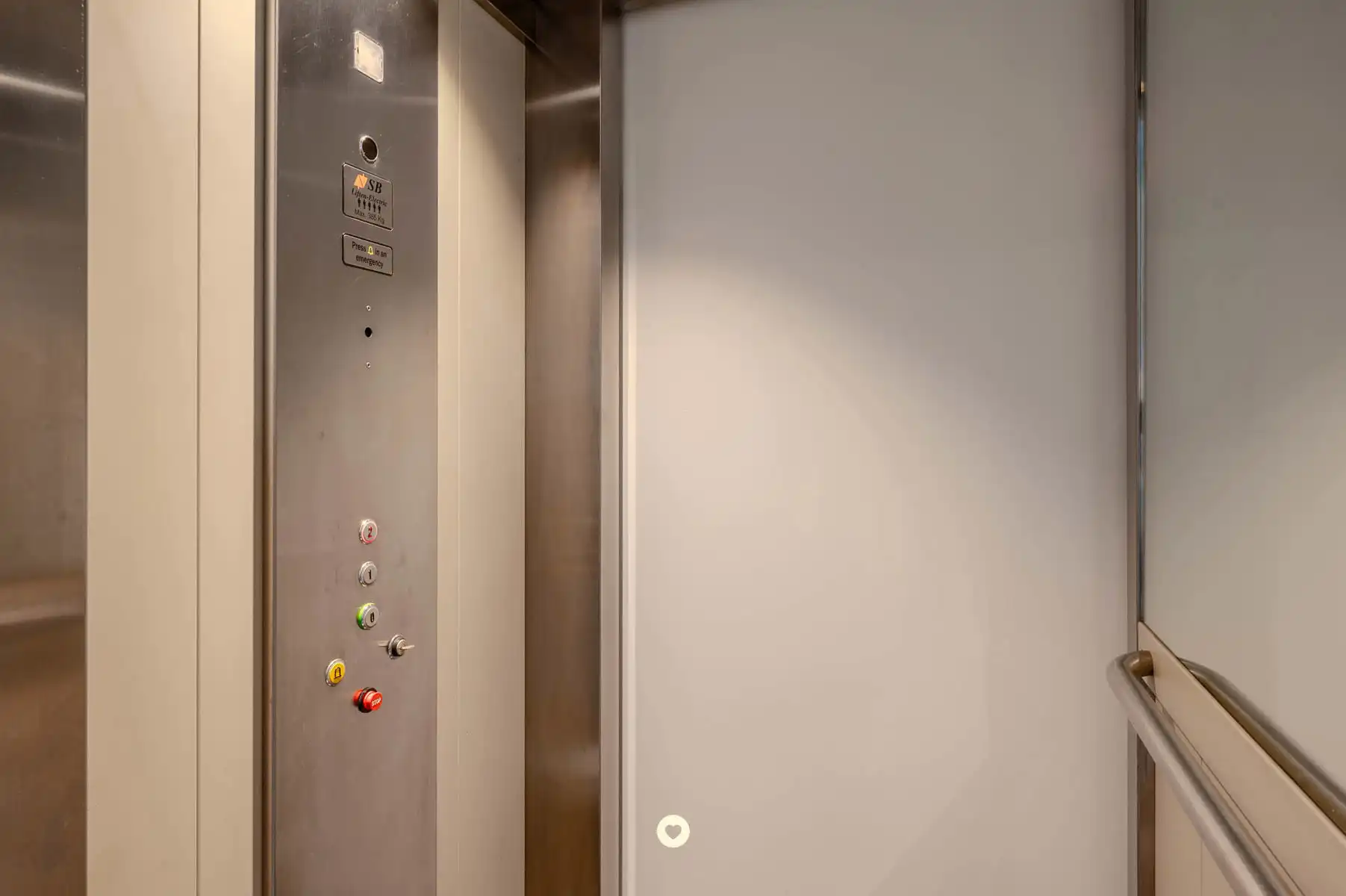 Recente en zeer ruime HOB met 4 à 5 SLK, 3 BDK en lift foto 22