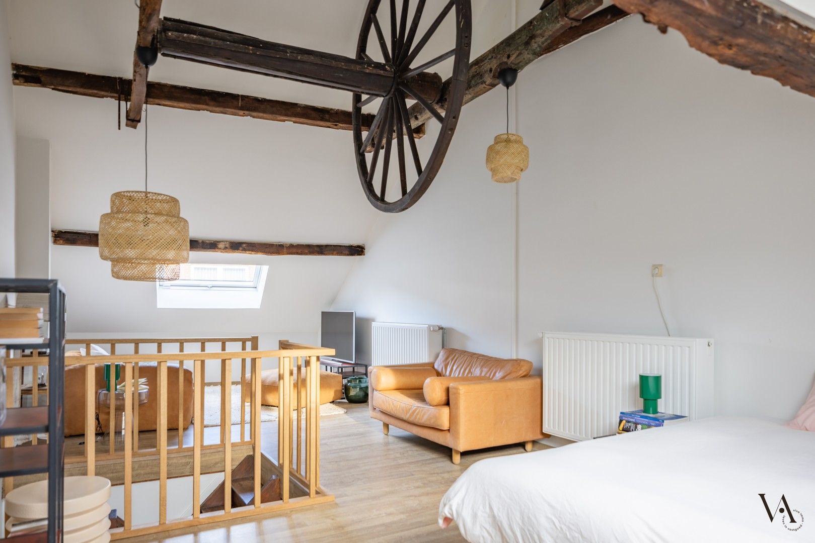 Gerenoveerd duplex appartement in historisch pand foto 8