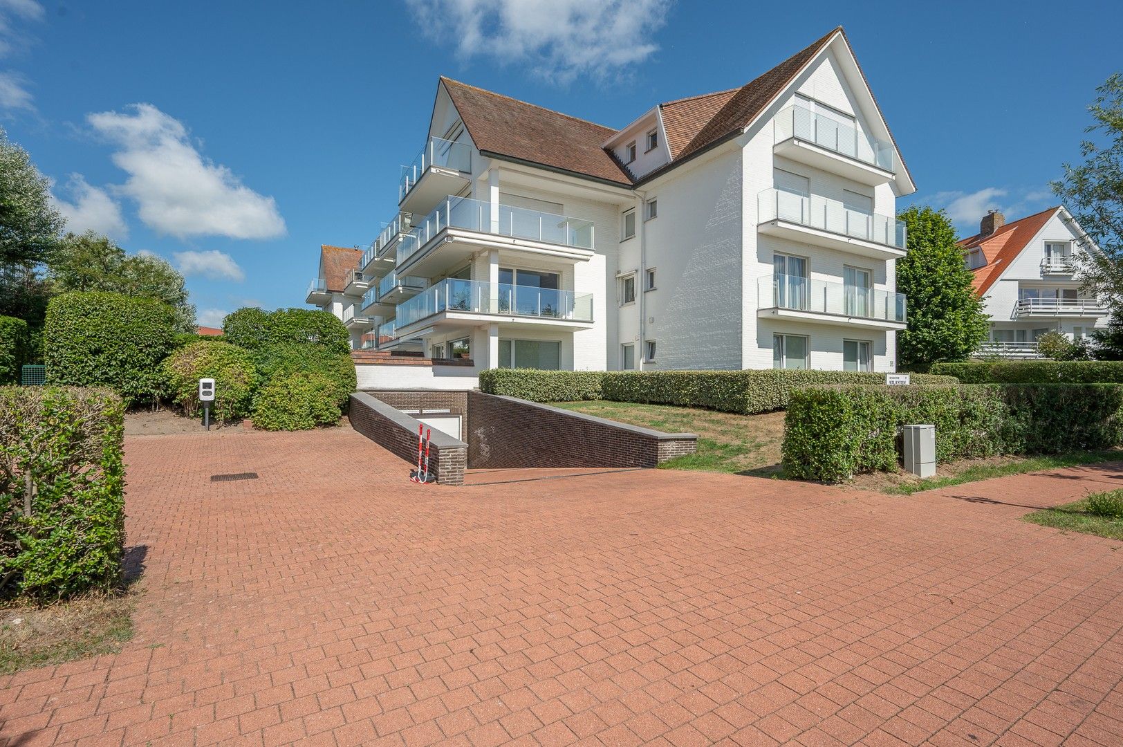 Prachtig tuinappartement met zuid gerichte tuin gelegen in het Zoute, op wandelafstand van de zee. foto 24