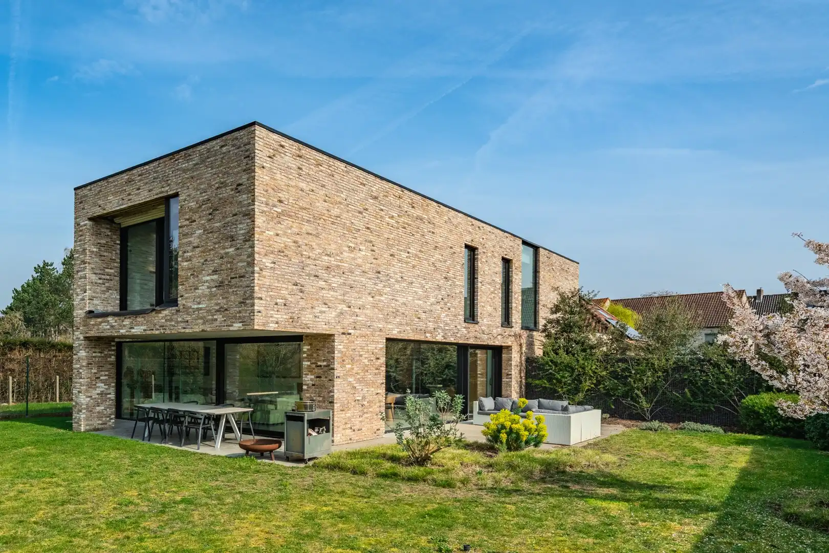 Exclusieve villa op 1.376 m² - momenteel vergund voor vakantiewoning foto {{pictureIndex}}