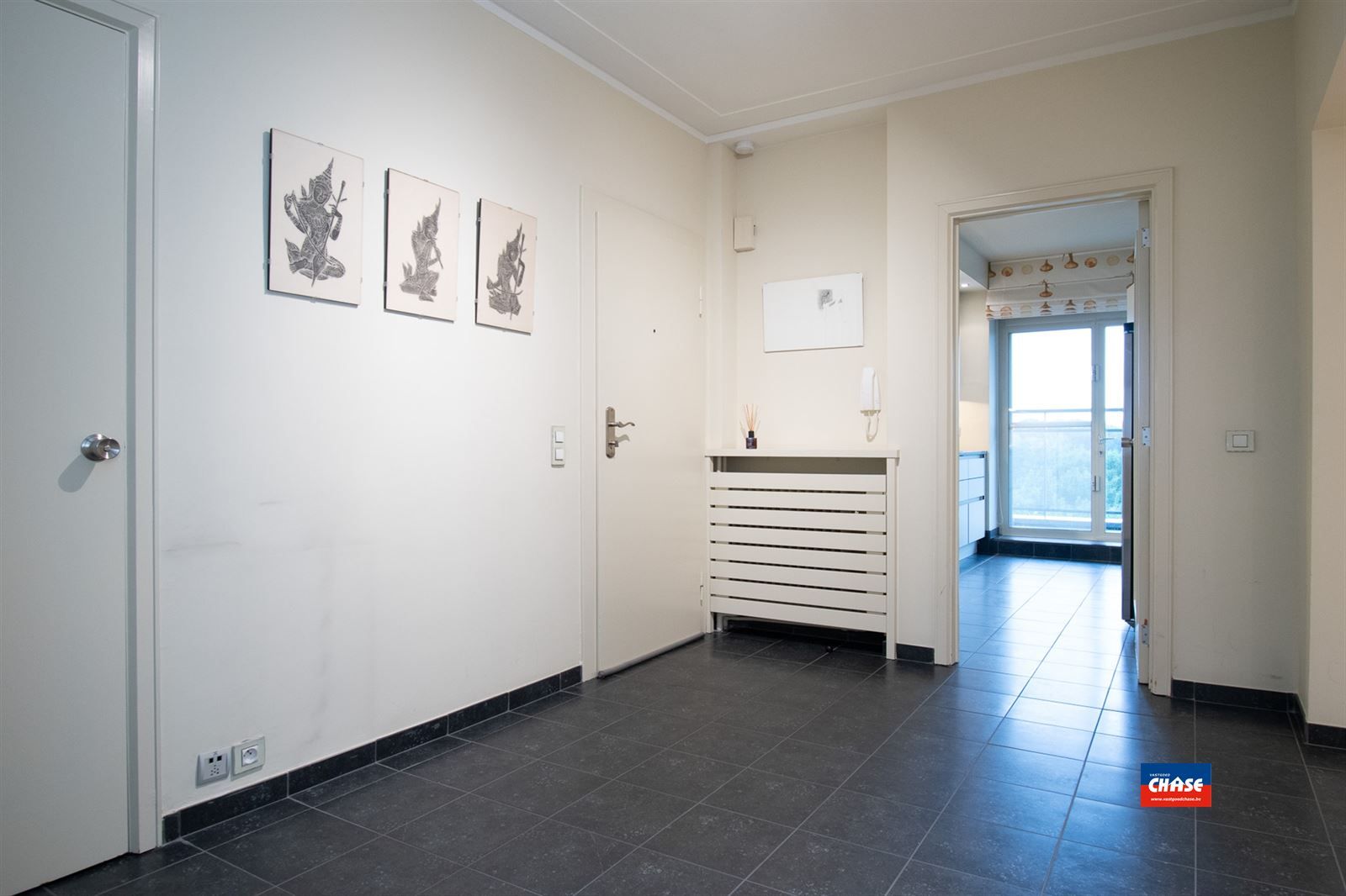 Ruim appartement met 2 slaapkamers & groot terras foto 3