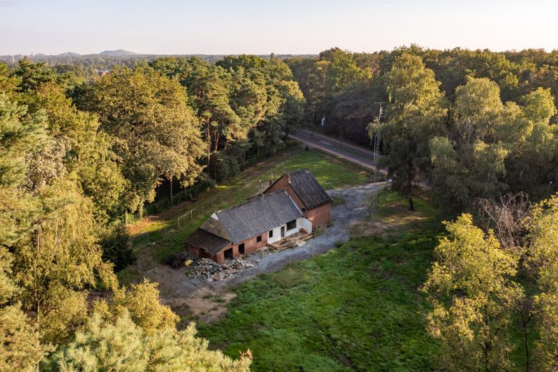 Uniek gelegen renovatieproject op 1,8 ha foto 8