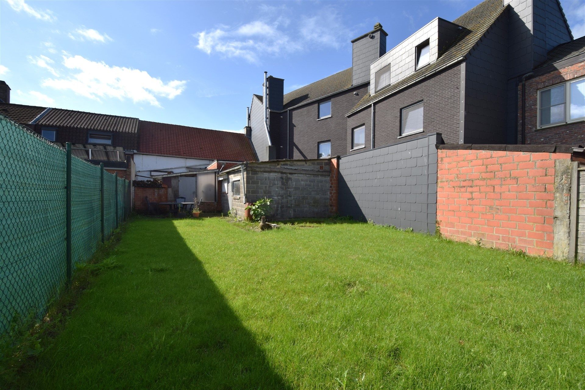 Ruime renovatiewoning met 3-4 slaapkamers en aangename tuin (270m²) foto 7