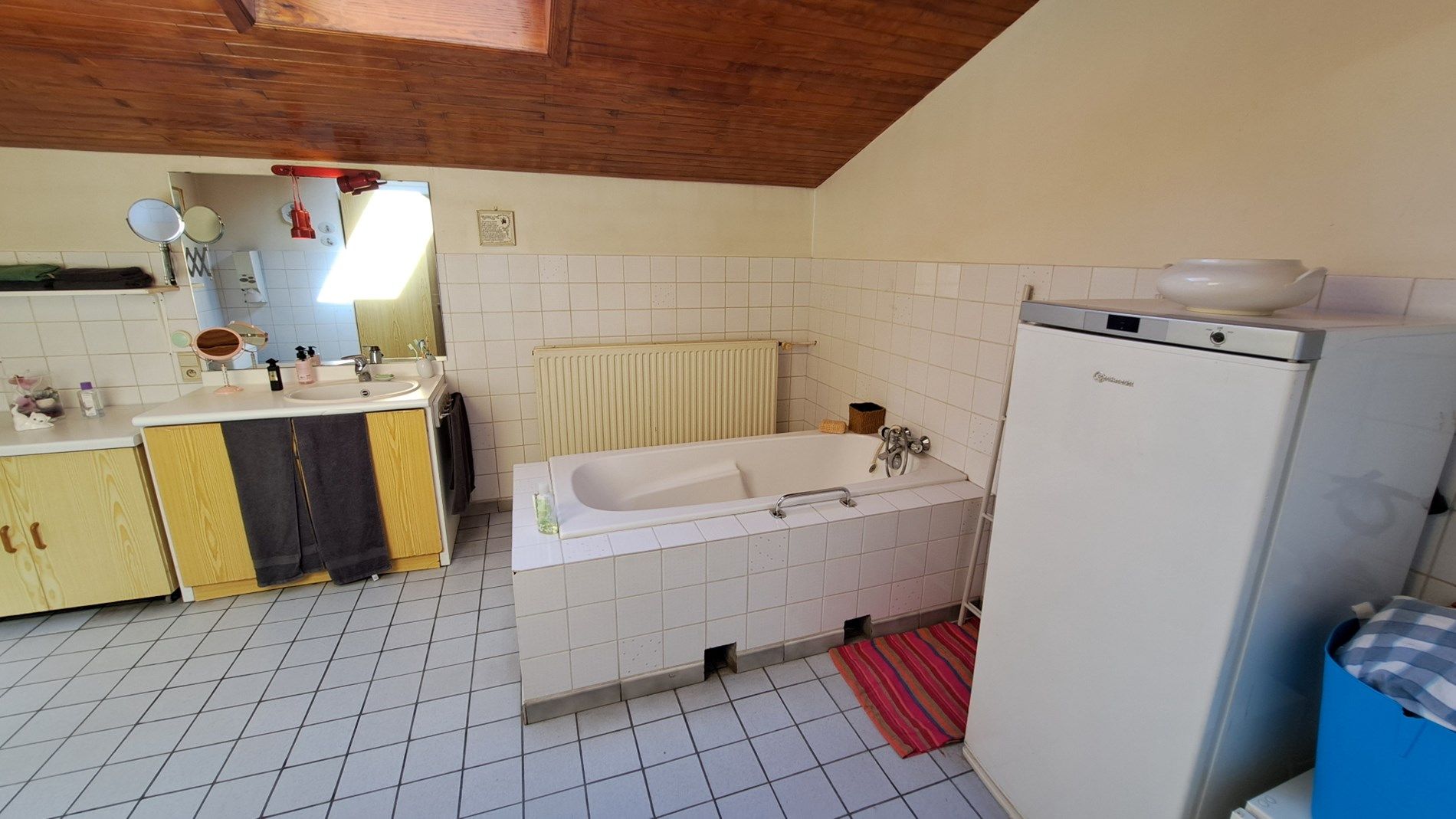 Gezinswoning met 5 slaapkamers en 2 badkamers foto 15