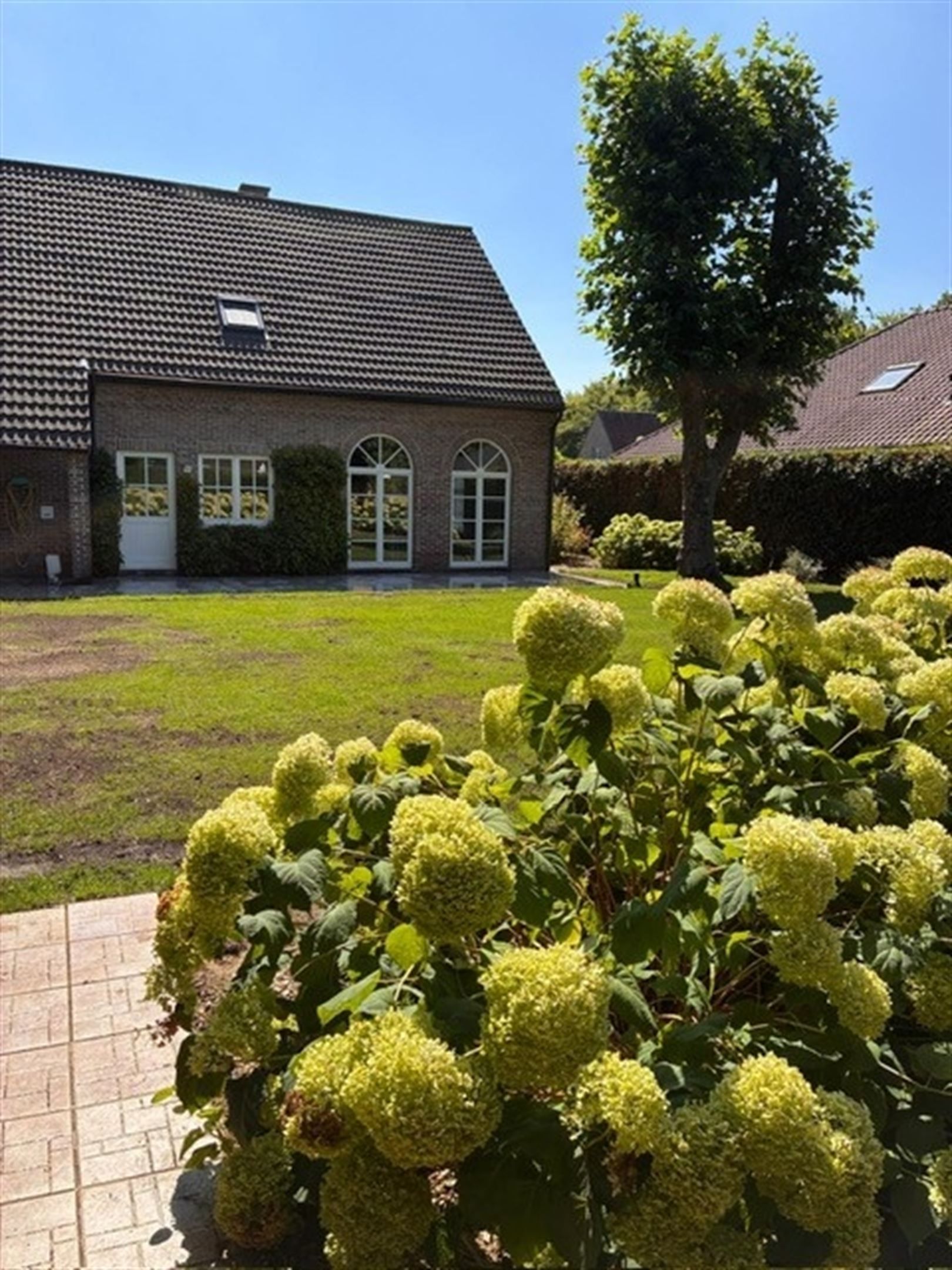 Instapklare villa met AIRCO met 4 slaapkame in Brasschaat! foto 16