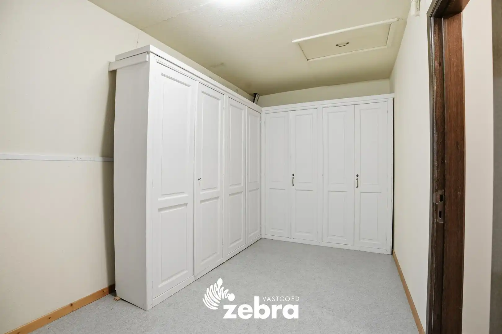 Stijlvolle, volledig gemeubelde karakterwoning in het centrum van Roeselare! foto 29