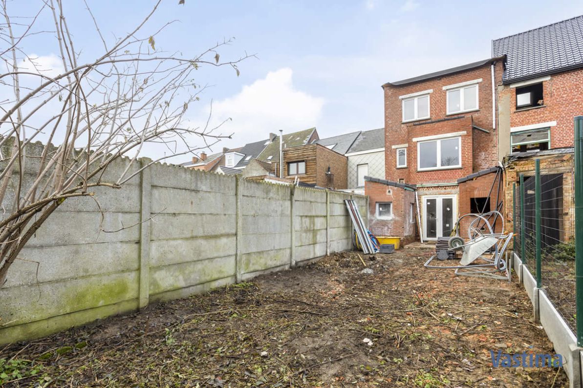 Totaalrenovatieproject stadsrand Aalst met tuin en garage foto 19