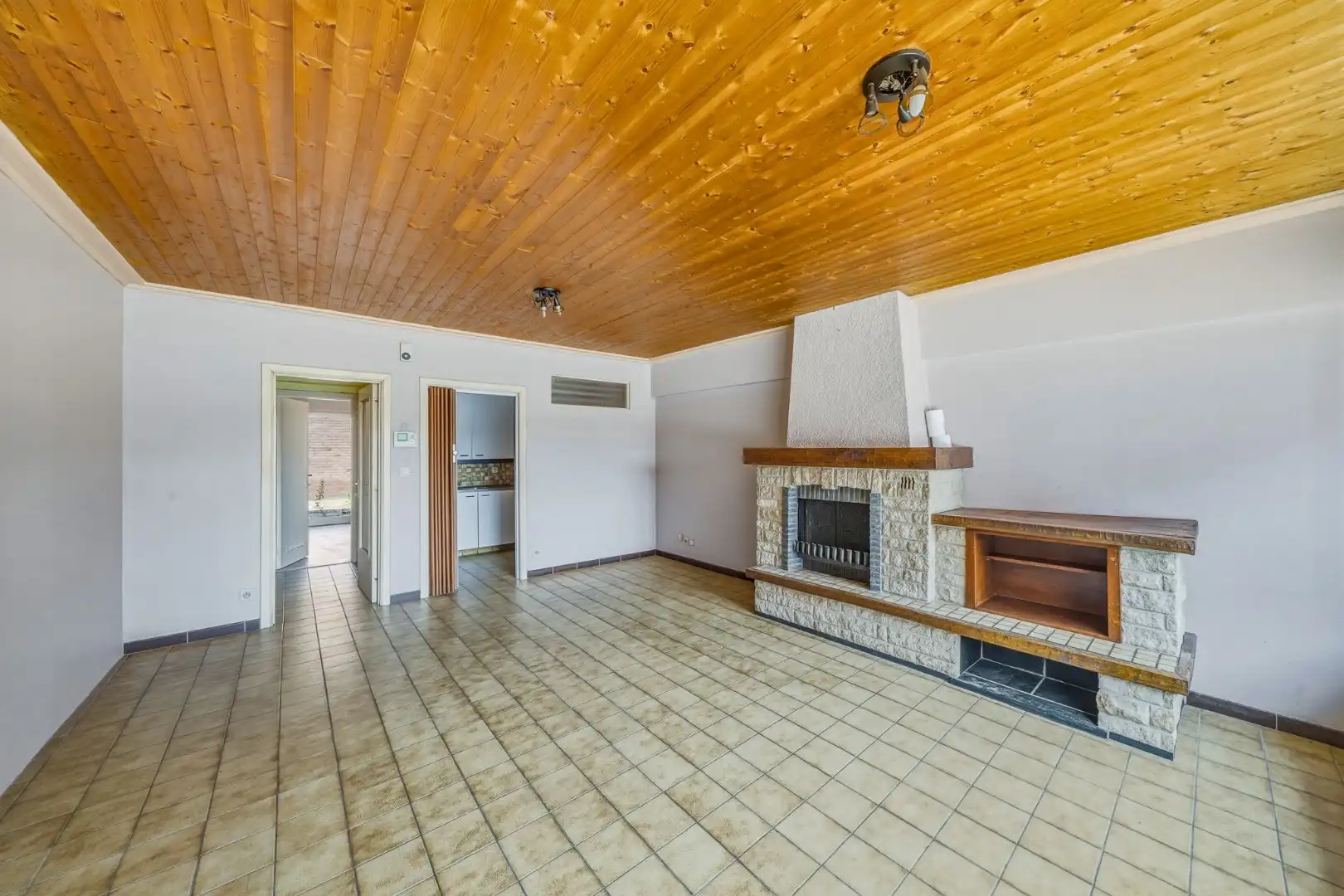 Interessant opbrengsteigendom met 3 appartementen in Oudenburg foto 7