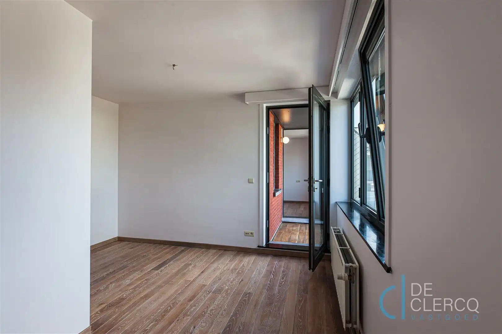 Prachtig ruim appartement te huur in hartje Lochristi! foto 12