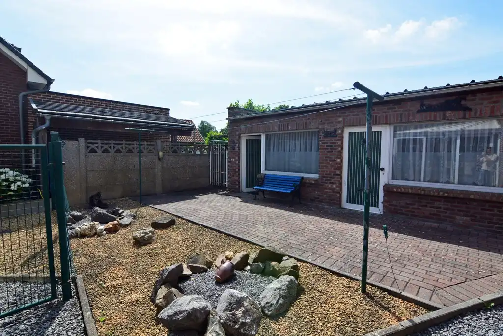 Gelijkvloers appartement met 3 slpks, veranda, tuin en garage foto 20