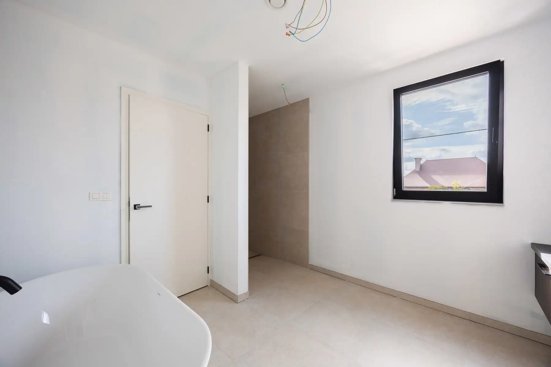 Moderne BEN-woning met zicht op groen foto 21