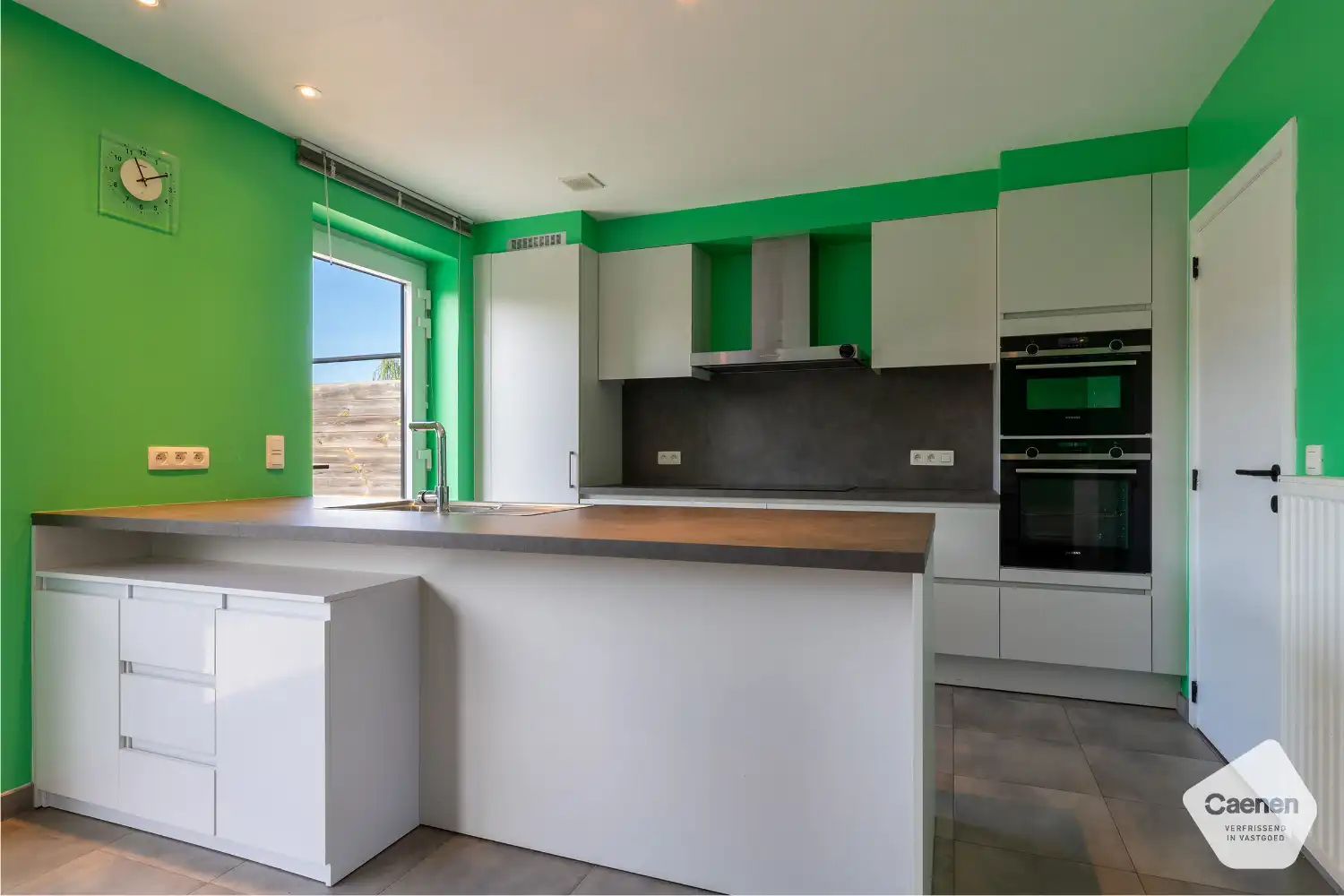 Recente instapklare woning ( bouwjaar 2021) op unieke & idyllische ligging met 3 slaapkamers en carport. foto 6