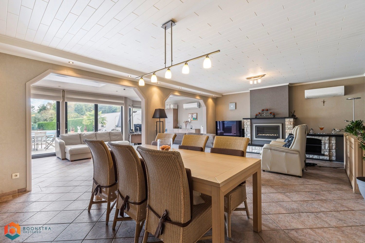 Villa met 5 slpkrs en zwembad op perceel van 1431m² te Berlaar foto 4