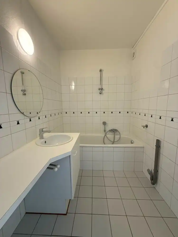 Mooi, gerenoveerd twee-slaapkamerappartement op het tweede verdiep foto 12