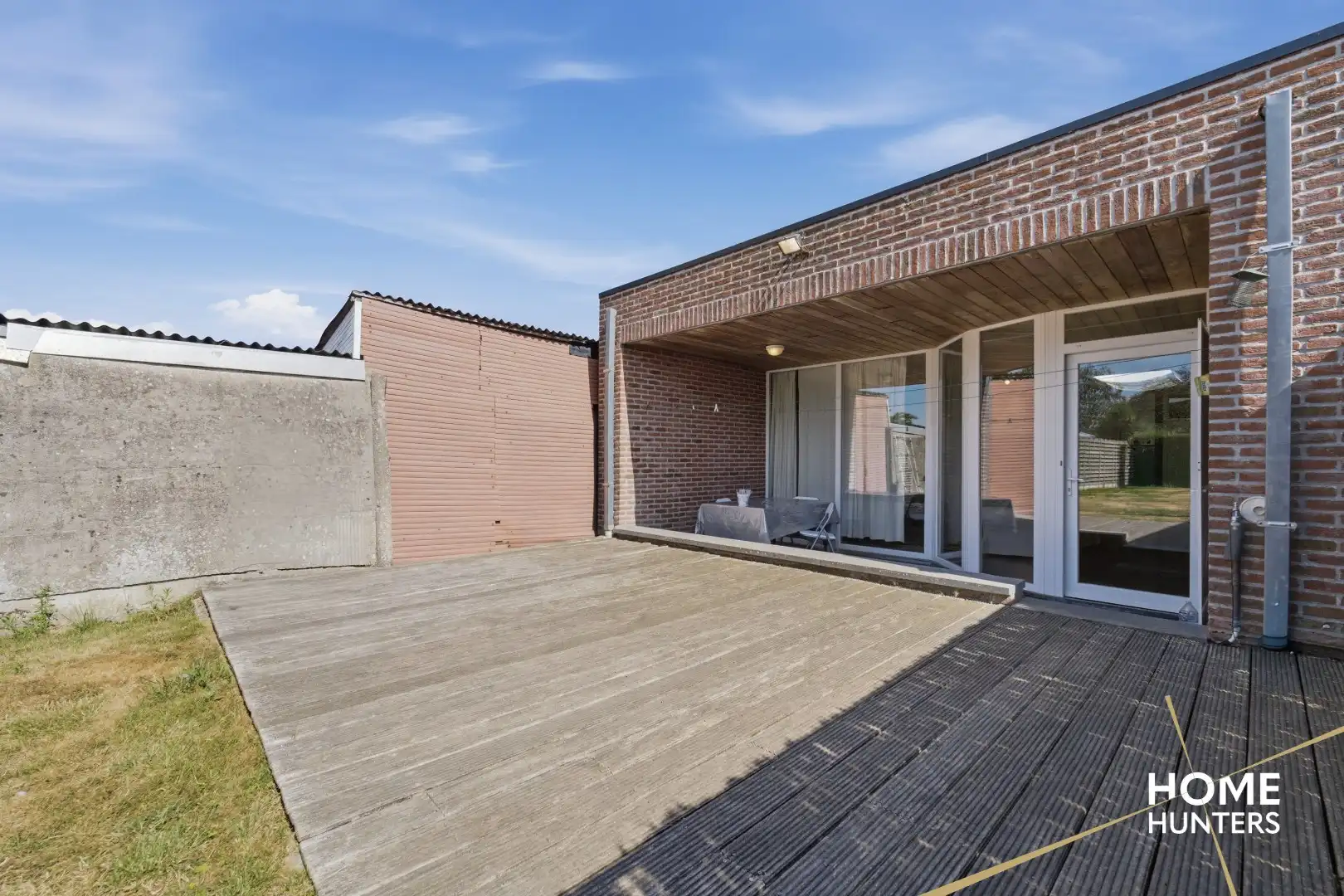 Opbrengsteigendom, bestaande uit 2 appartementen, in het centrum van Staden foto 12