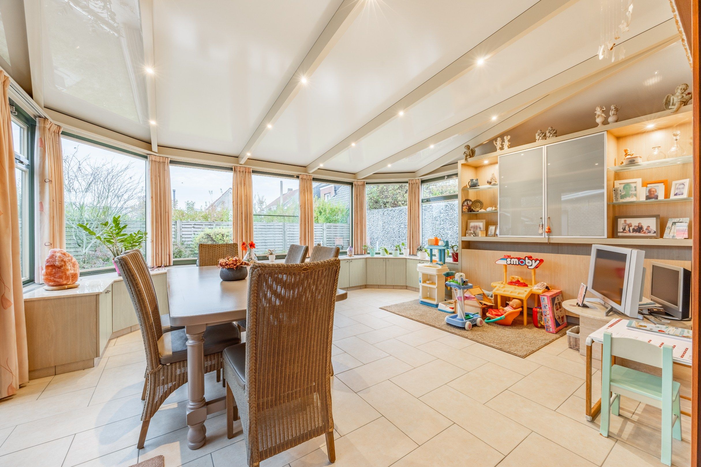 UNIEKE EIGENDOM MET ATELIER OP 960 M² foto 8