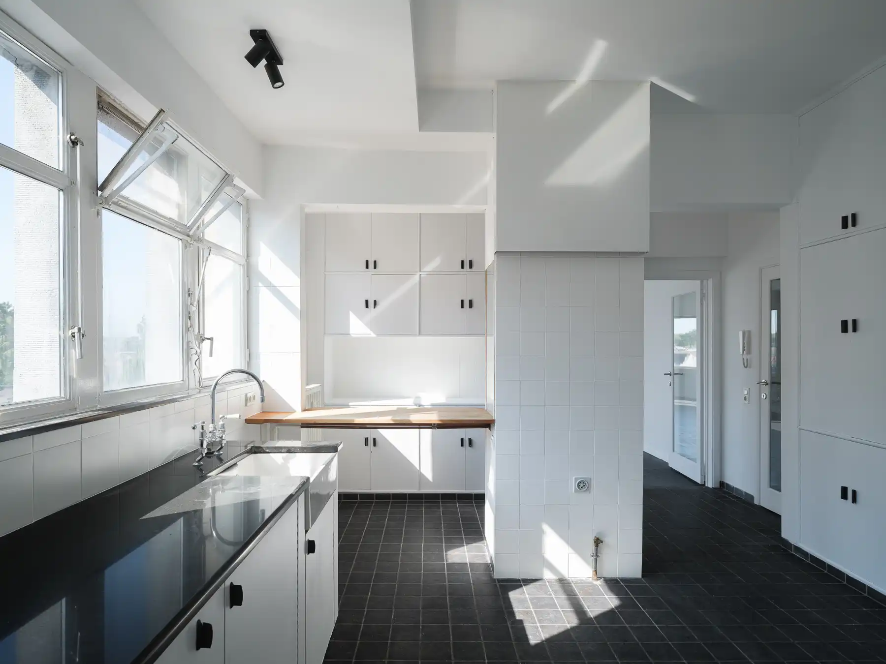 Spacieus hoekappartement op gegeerde locatie foto 6