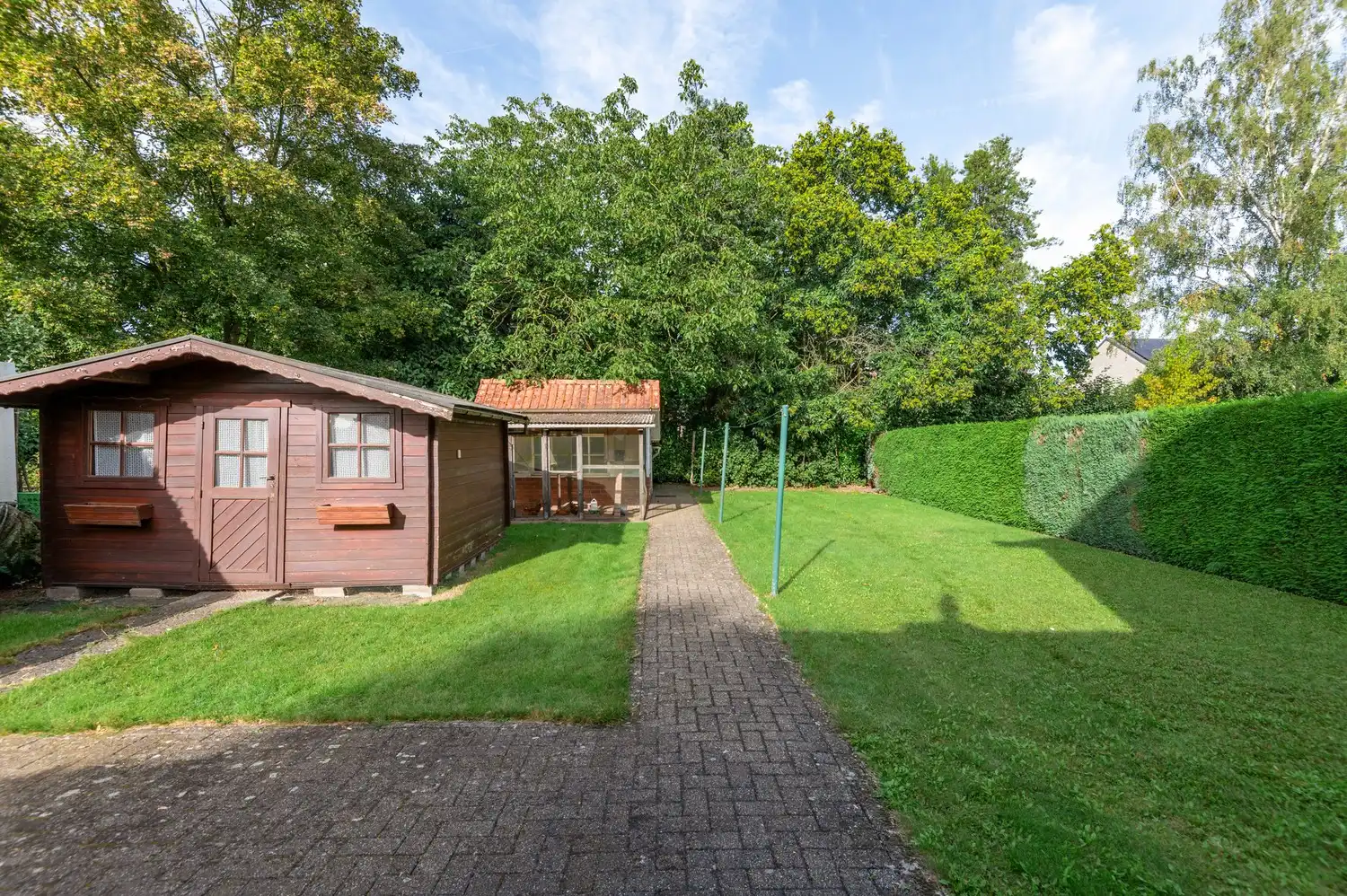 Charmante Halfopen woning met inpandige garage op toplocatie in Oelegem! foto 16