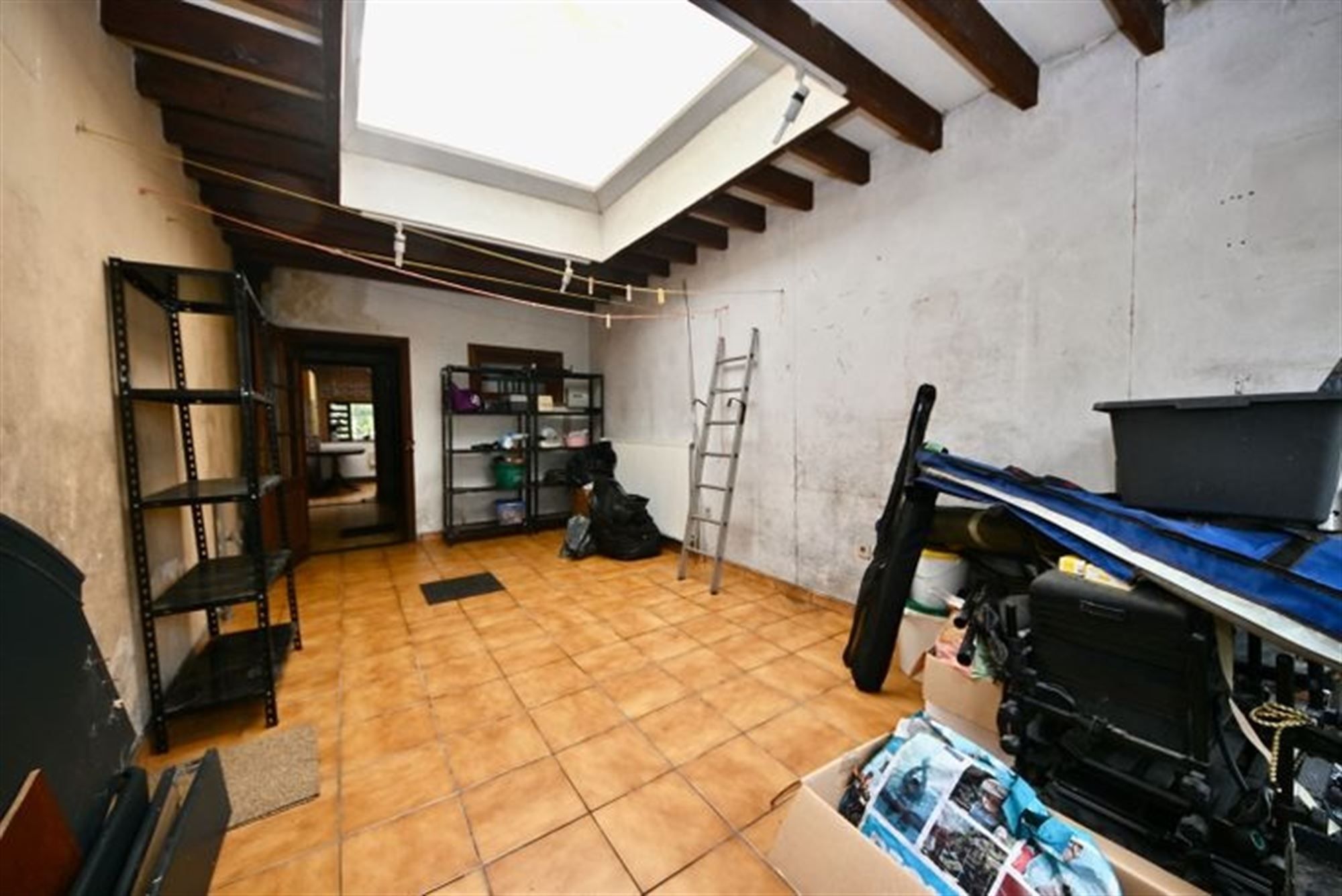 Te renoveren woning met 2 slaapkamers en tuin. foto 11