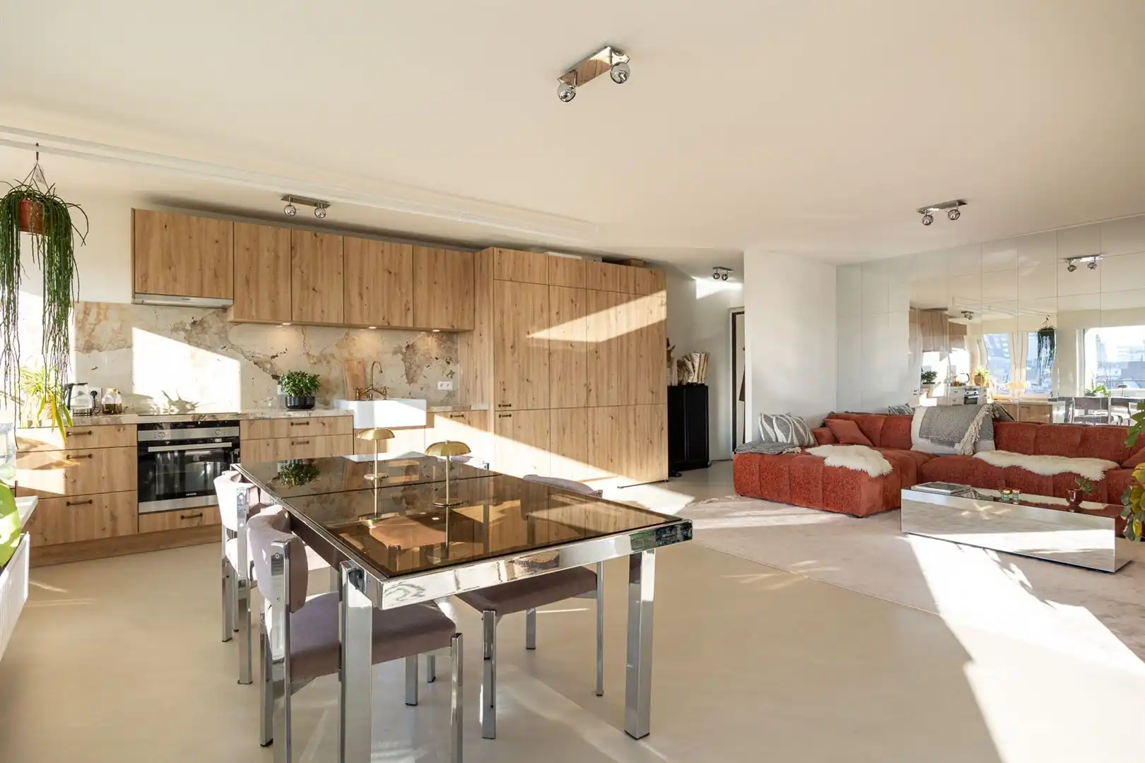 Sky-high wonen in stijl foto {{pictureIndex}}