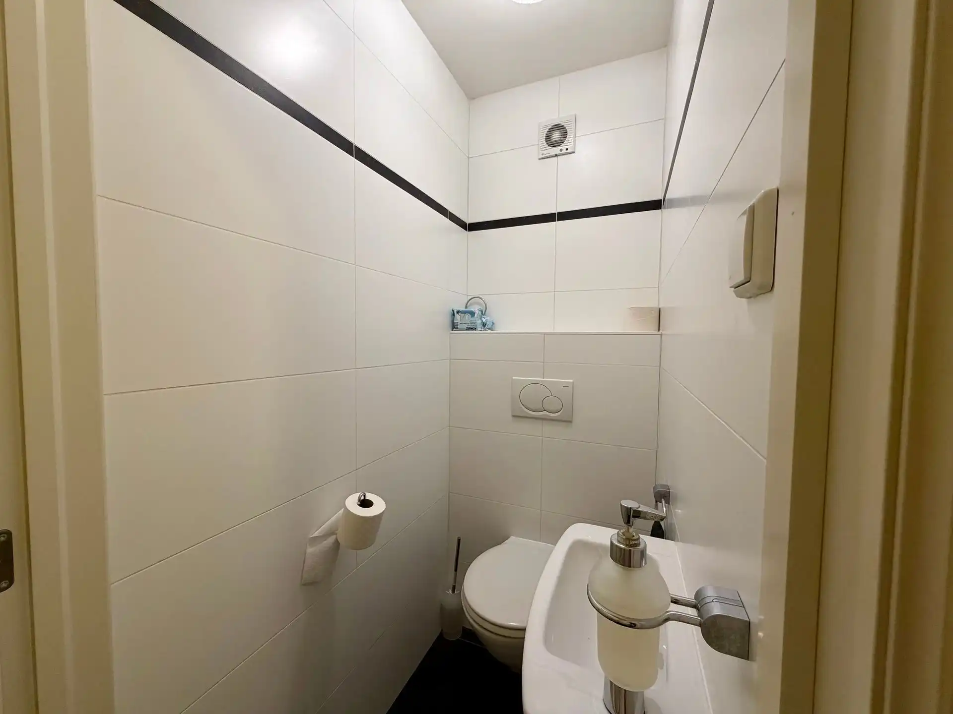 Ruim wonen op een toplocatie in Lanklaar met alle comfort, 2 terrassen en garagebox inbegrepen. foto 15