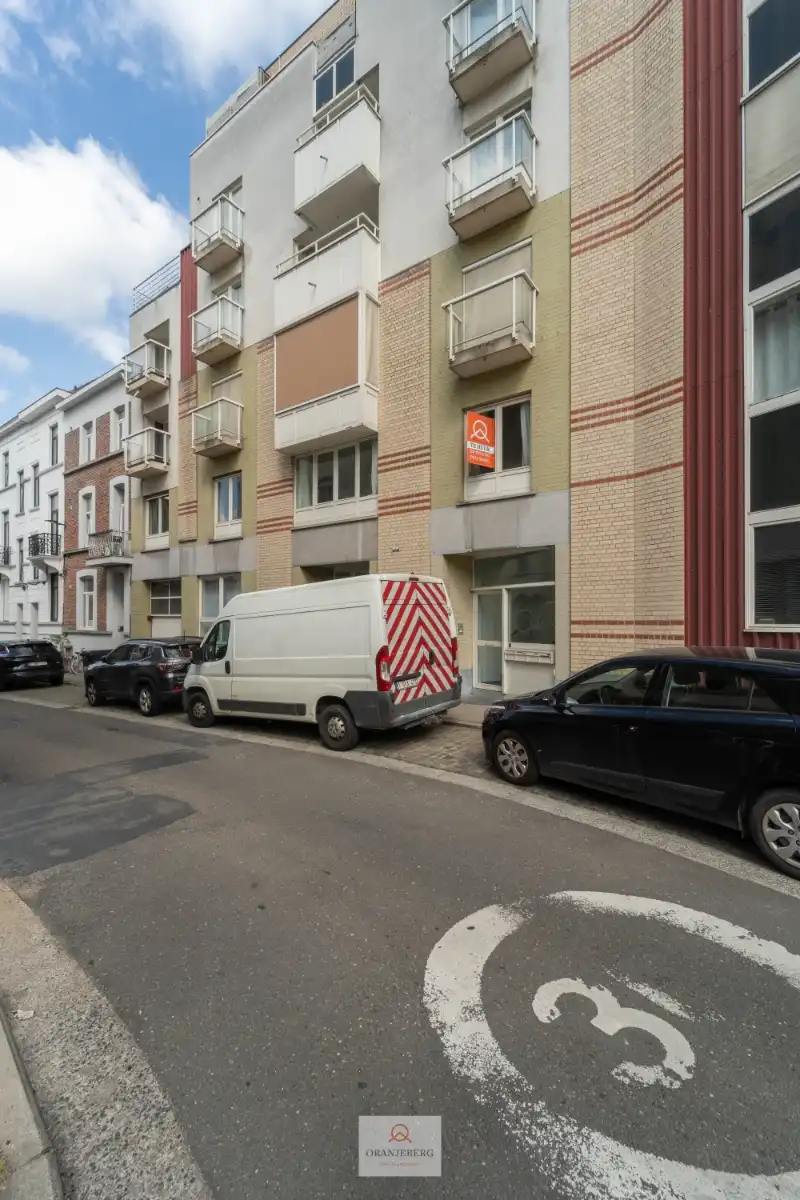 Studio + autostaanplaats te huur vlakbij Gent-Sint-Pietersstation foto 7