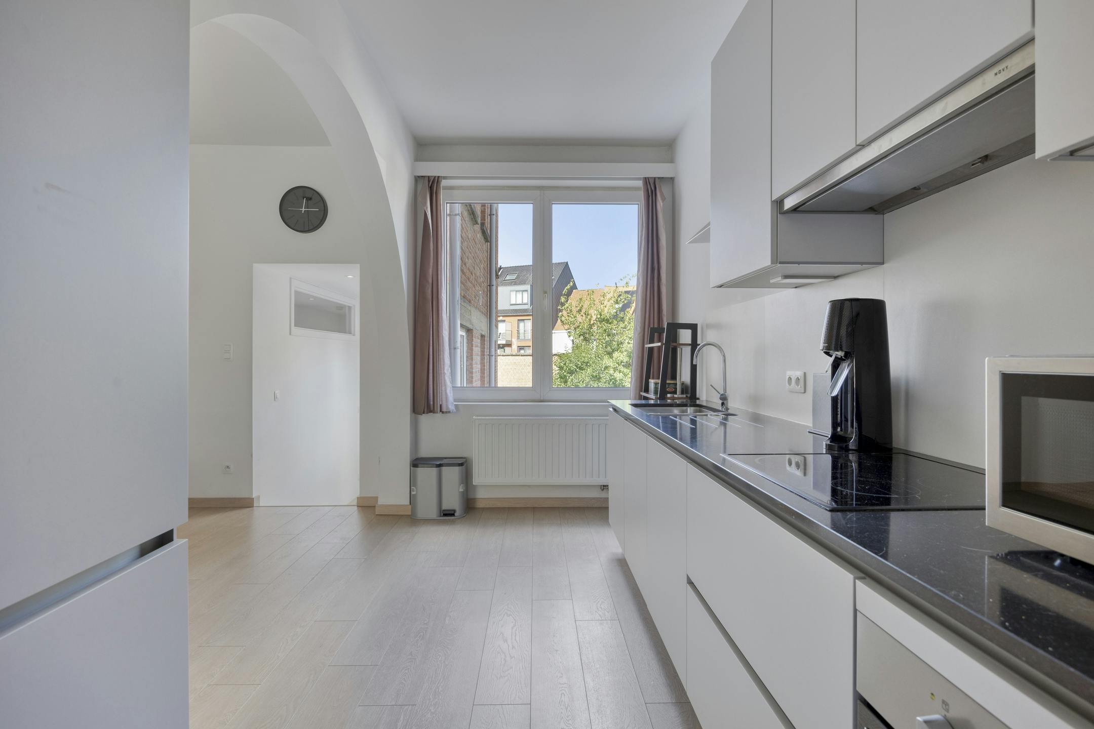 Lichtrijk en ruim gerenoveerd appartement nabij Gent-centrum foto 5