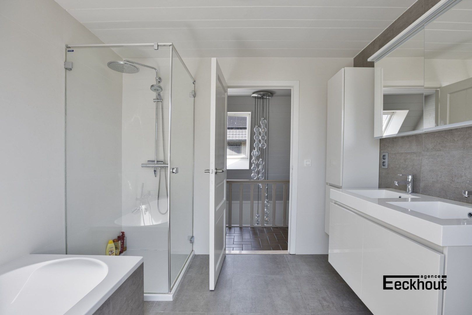 Instapklare villa met garage en aanpalend perceel bouwgrond! foto 17