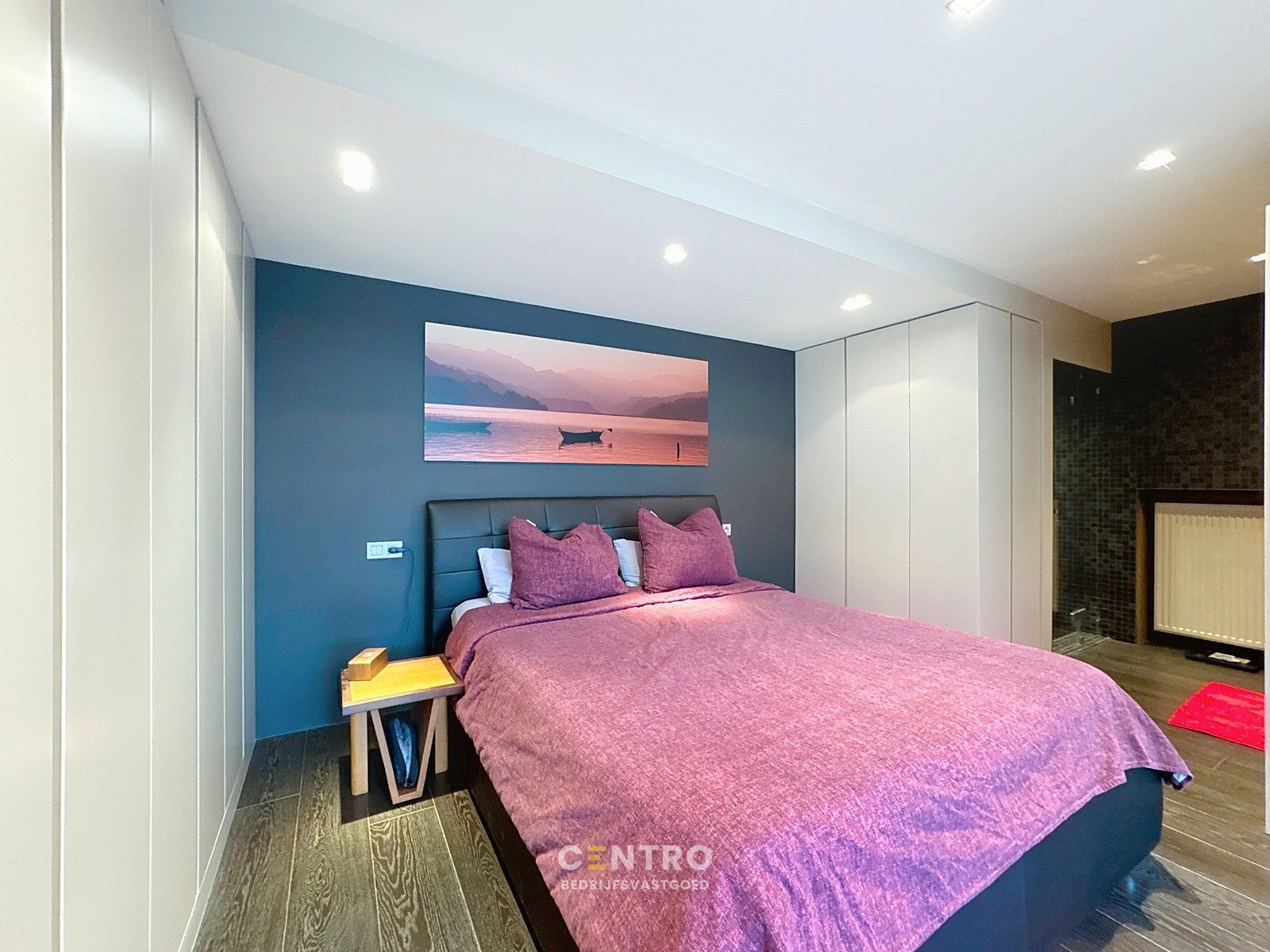 Prachtig BEDRIJFSPAND, bestaande uit MAGAZIJN (576m2 + tussenverdieping), BURELEN en instapklare, alleenstaande WONING. Op ambachtelijke zone te Aalter. foto 17