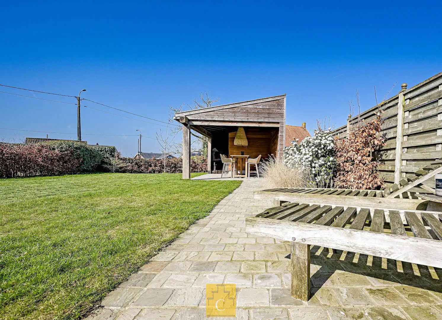 knap gerenoveerde gezinswoning, landelijke stijl met eigentijdse toets, met zonnige tuin en parking foto 13