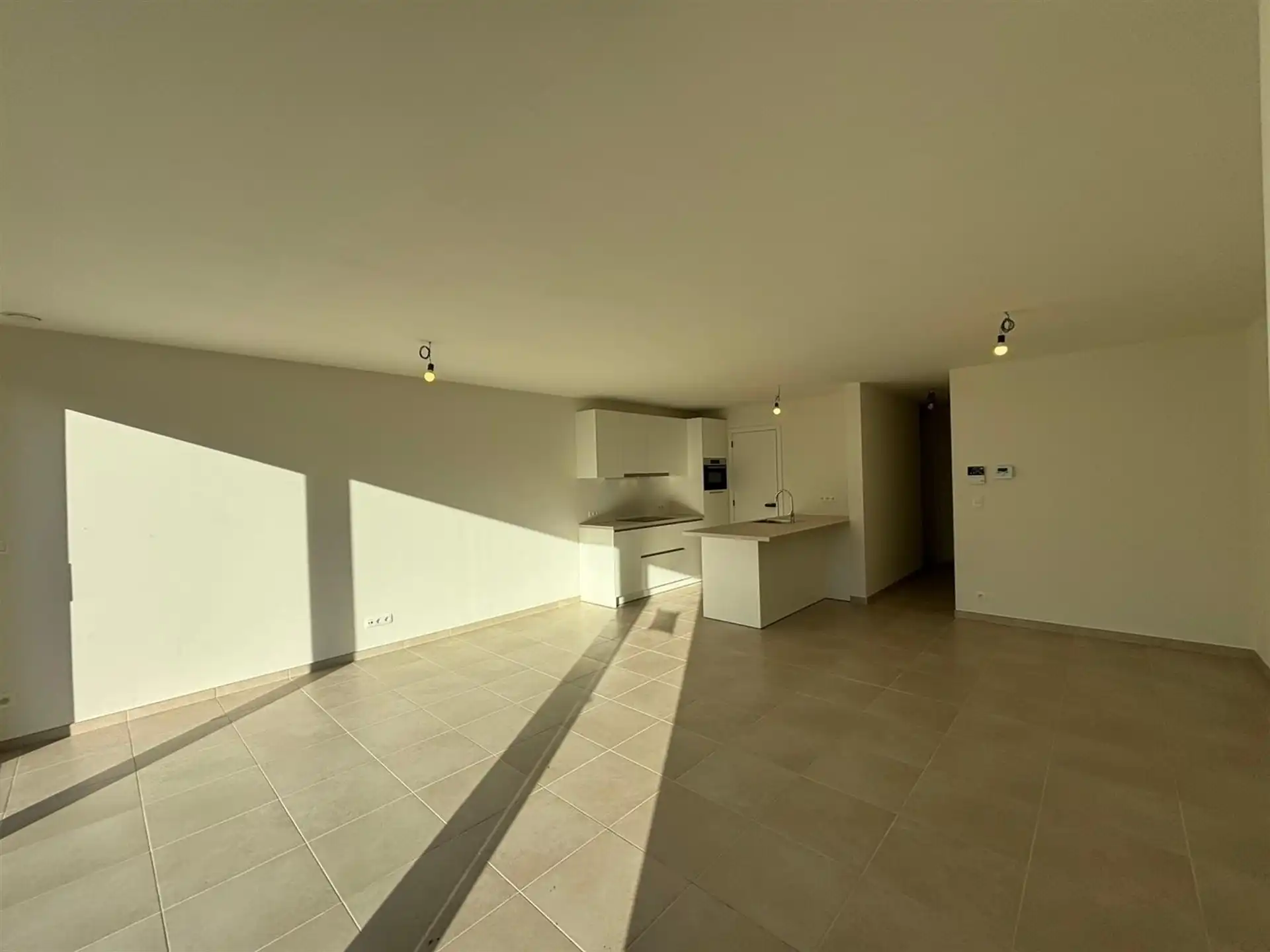 Modern gelijkvloers appartement met private tuin en ruime terrassen in Asse! foto 7