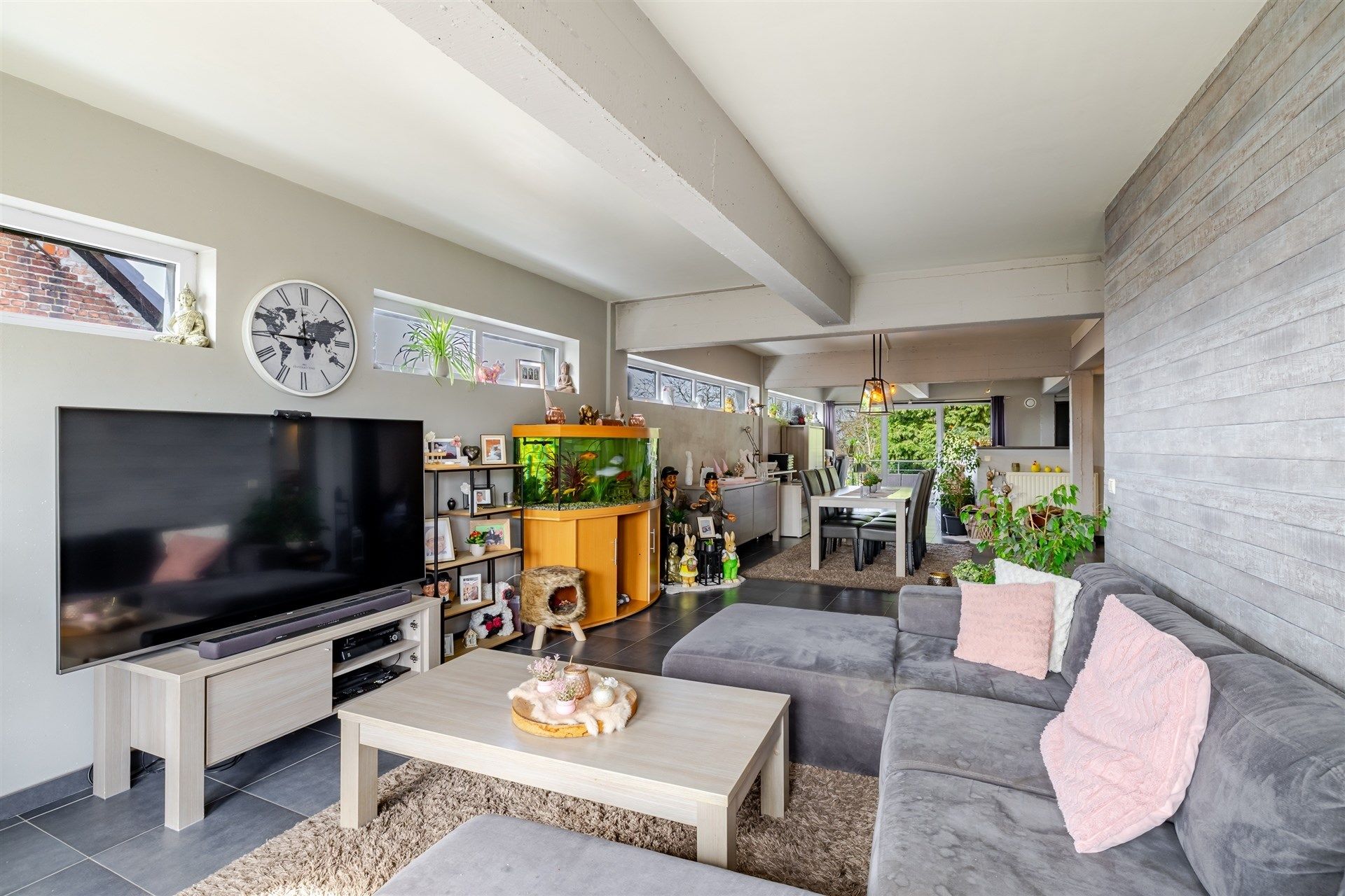 Ruim 2 slp app met terras en garage op topligging in Ten-Ede foto 3
