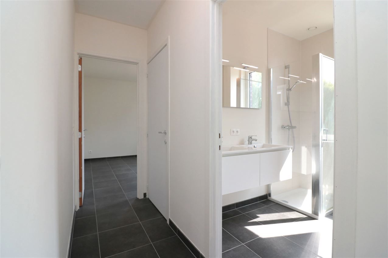3 appartementen en 4 autostaanplaatsen foto 92