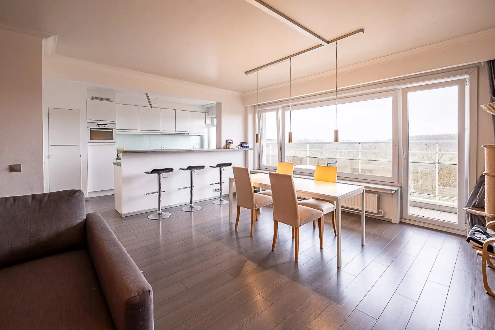 Ruim en instapklaar appartement gelegen op de 9de verdieping foto {{pictureIndex}}