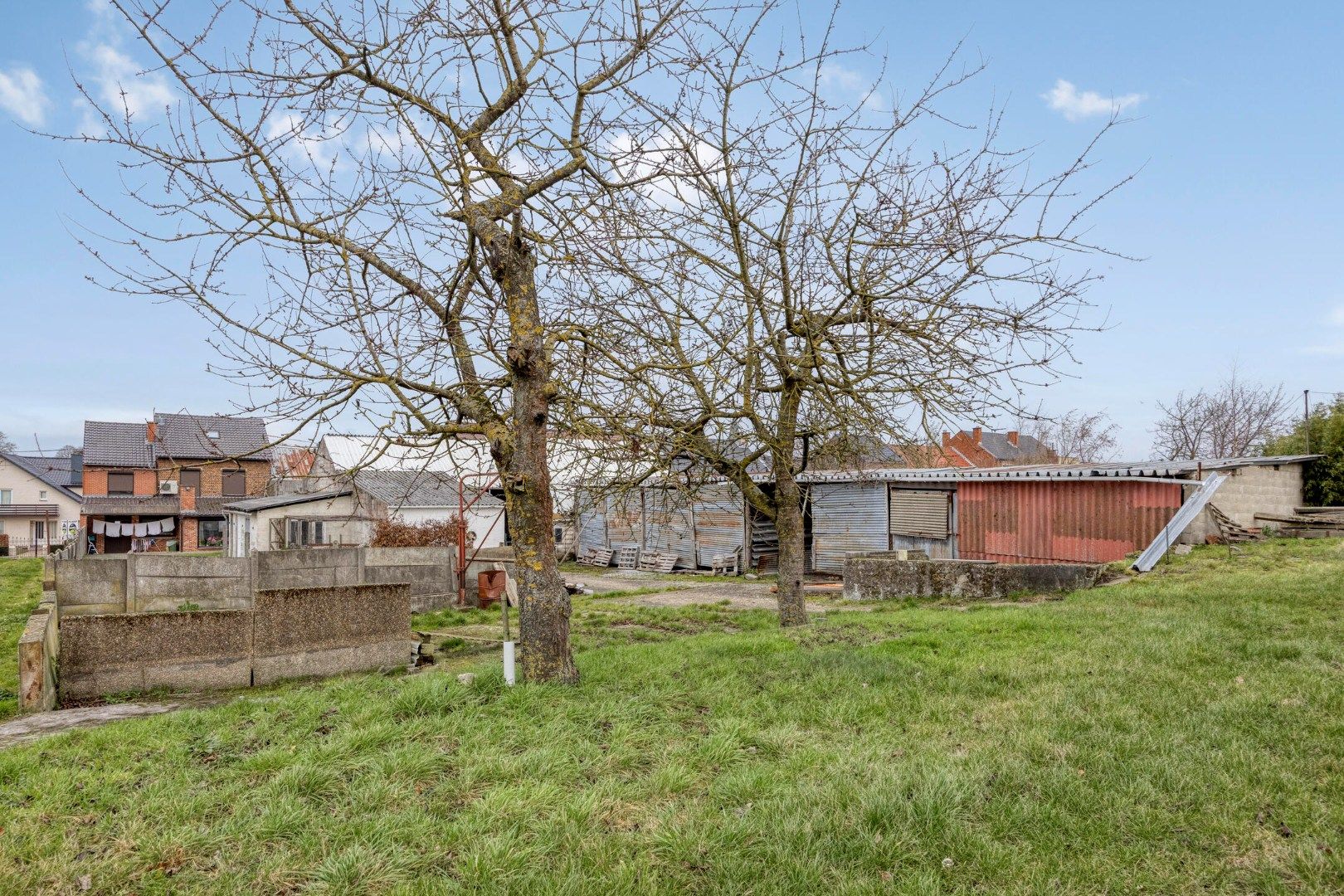 Hoevewoning met binnenkoer, stallen en tuin in landelijke dorpsligging te Nerem foto 30