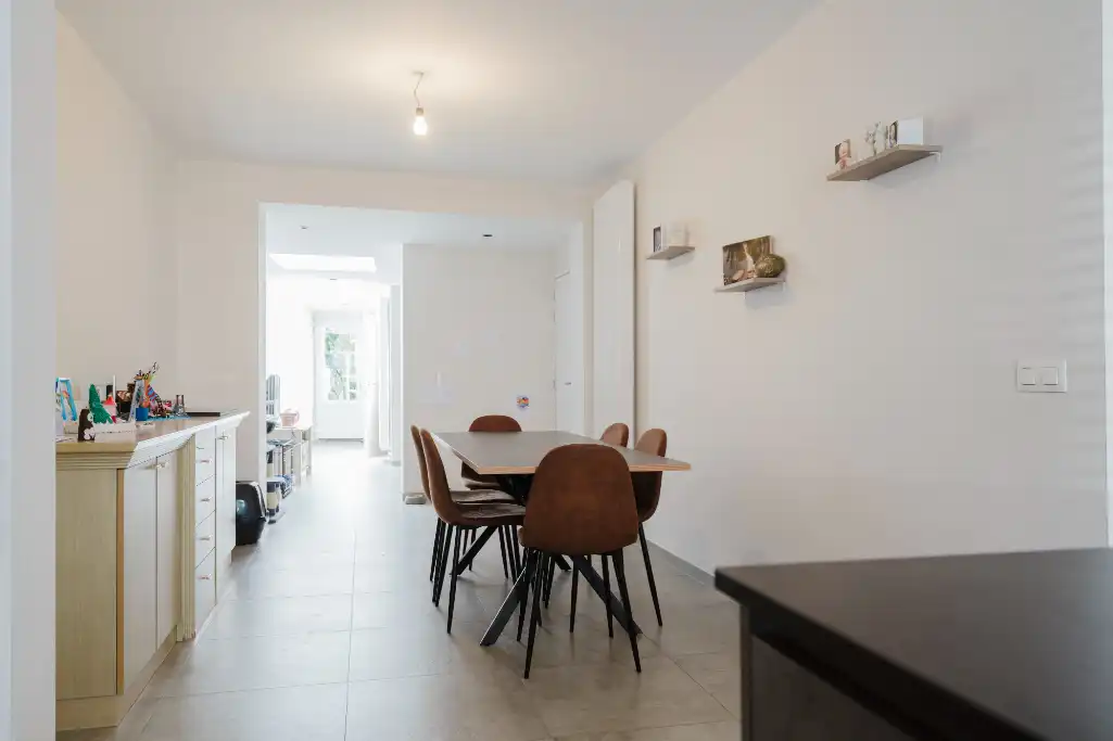 Instapklare woning met 3 slaapkamers en zonnige tuin foto 3