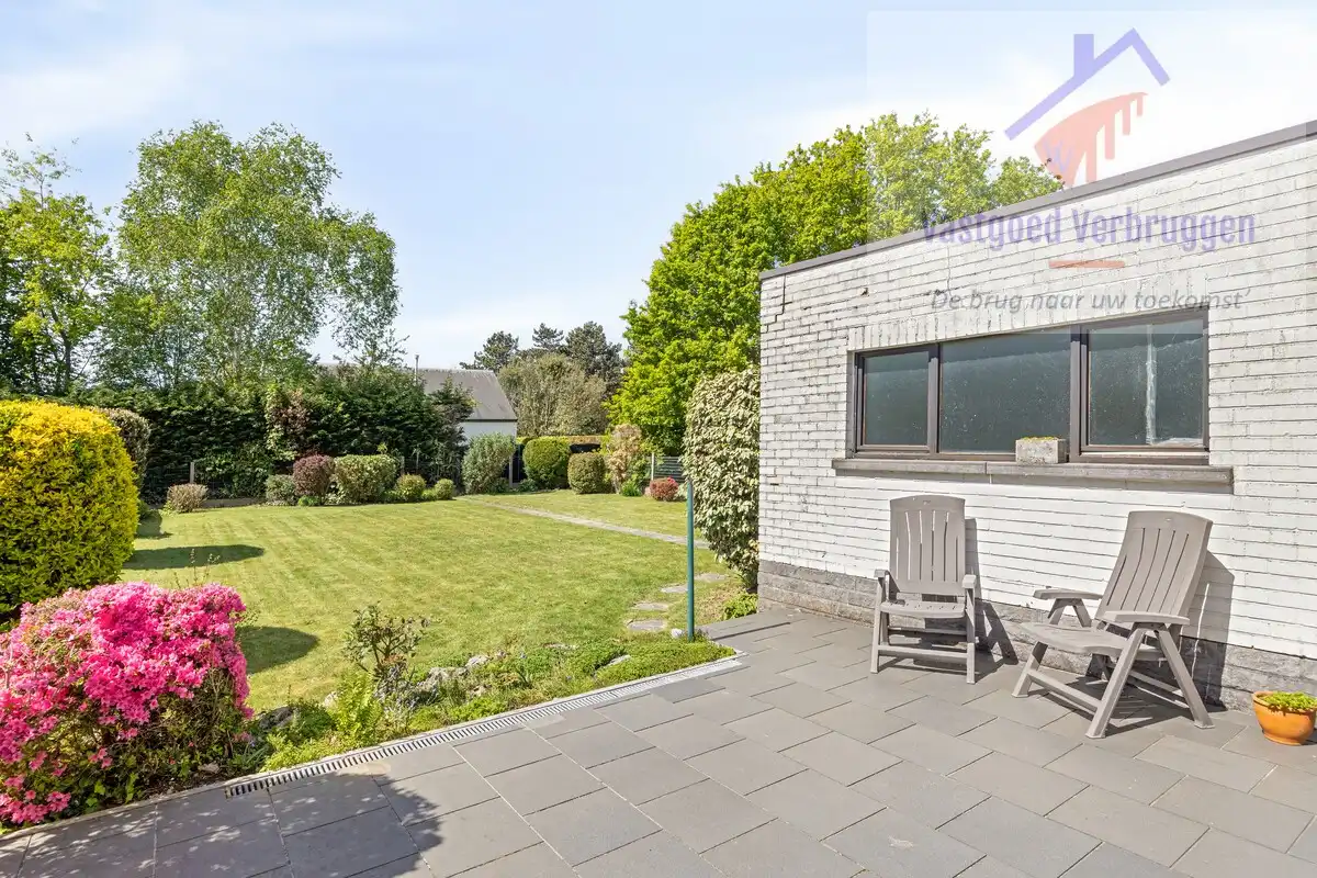 Goed gelegen ruime halfopen bebouwing met prachtige zongerichte tuin foto 3