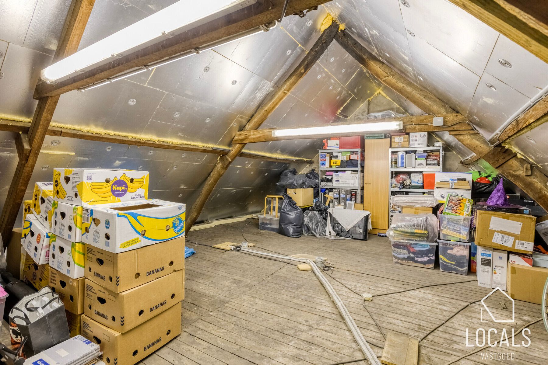 Instapklare woning met 3 slaapkamers, tuin & garage foto 17