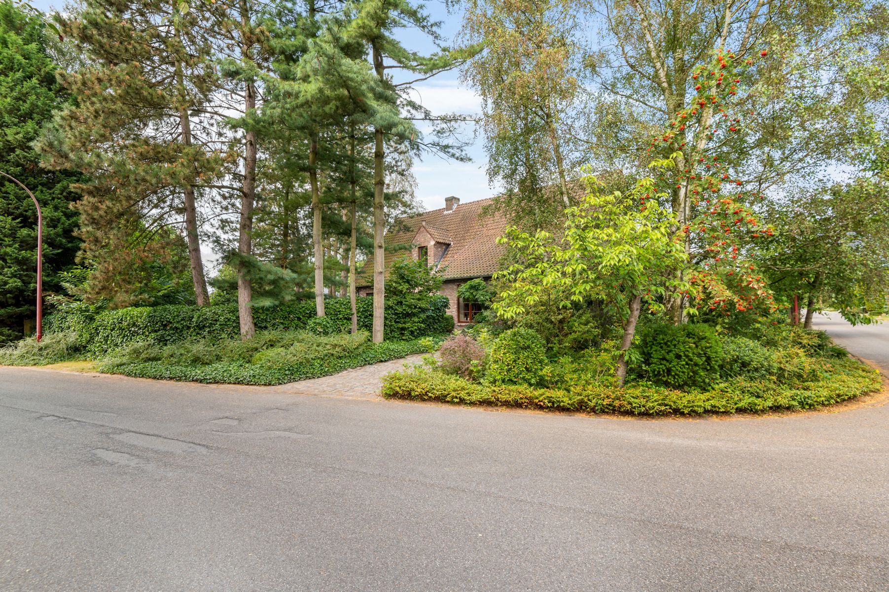 Prachtige woning met 3 à 4 slaapkamers, tuin en garage!  foto 1