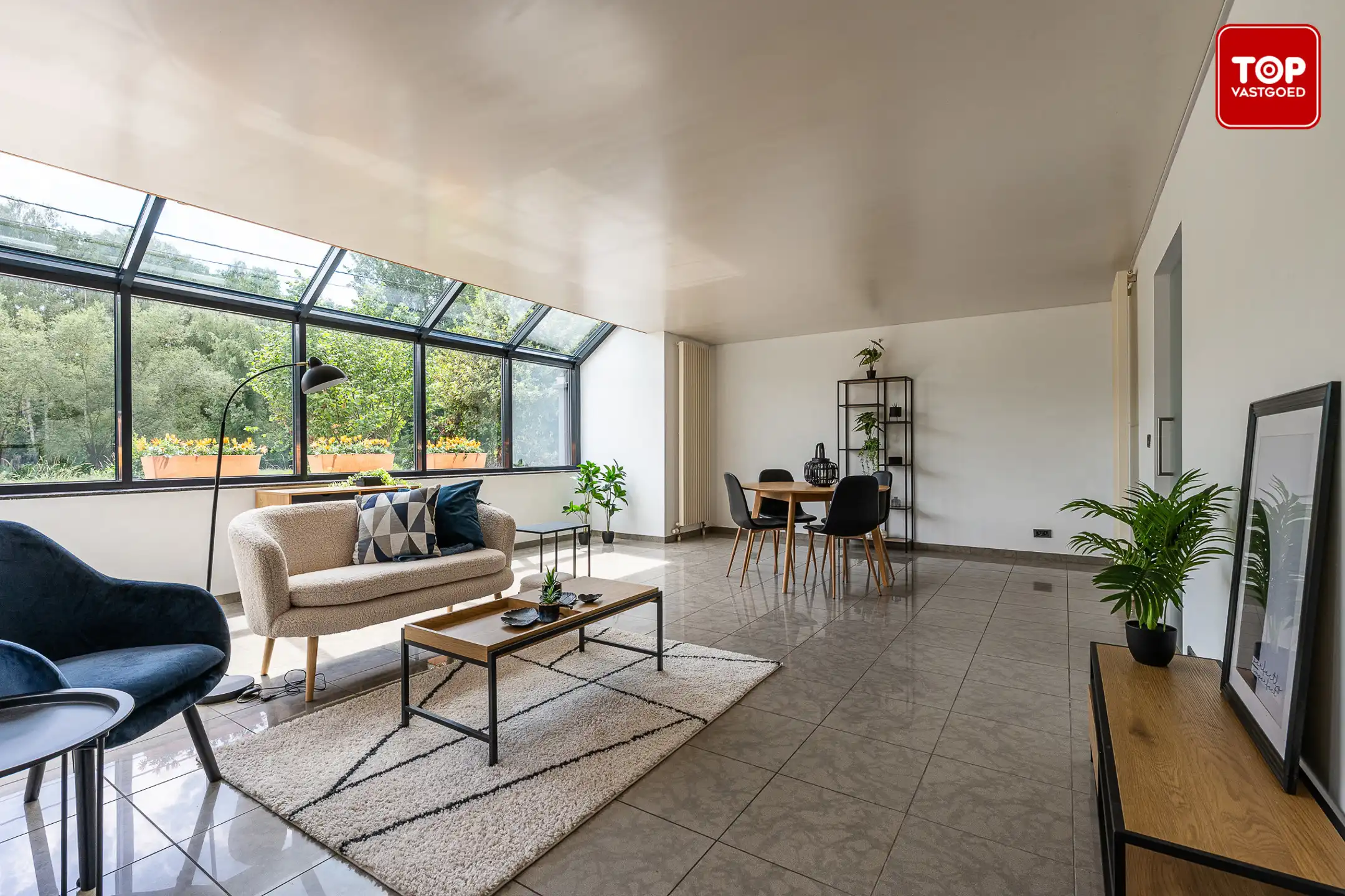 Gerenoveerde gezinswoning met garage en ruime tuin  foto 10