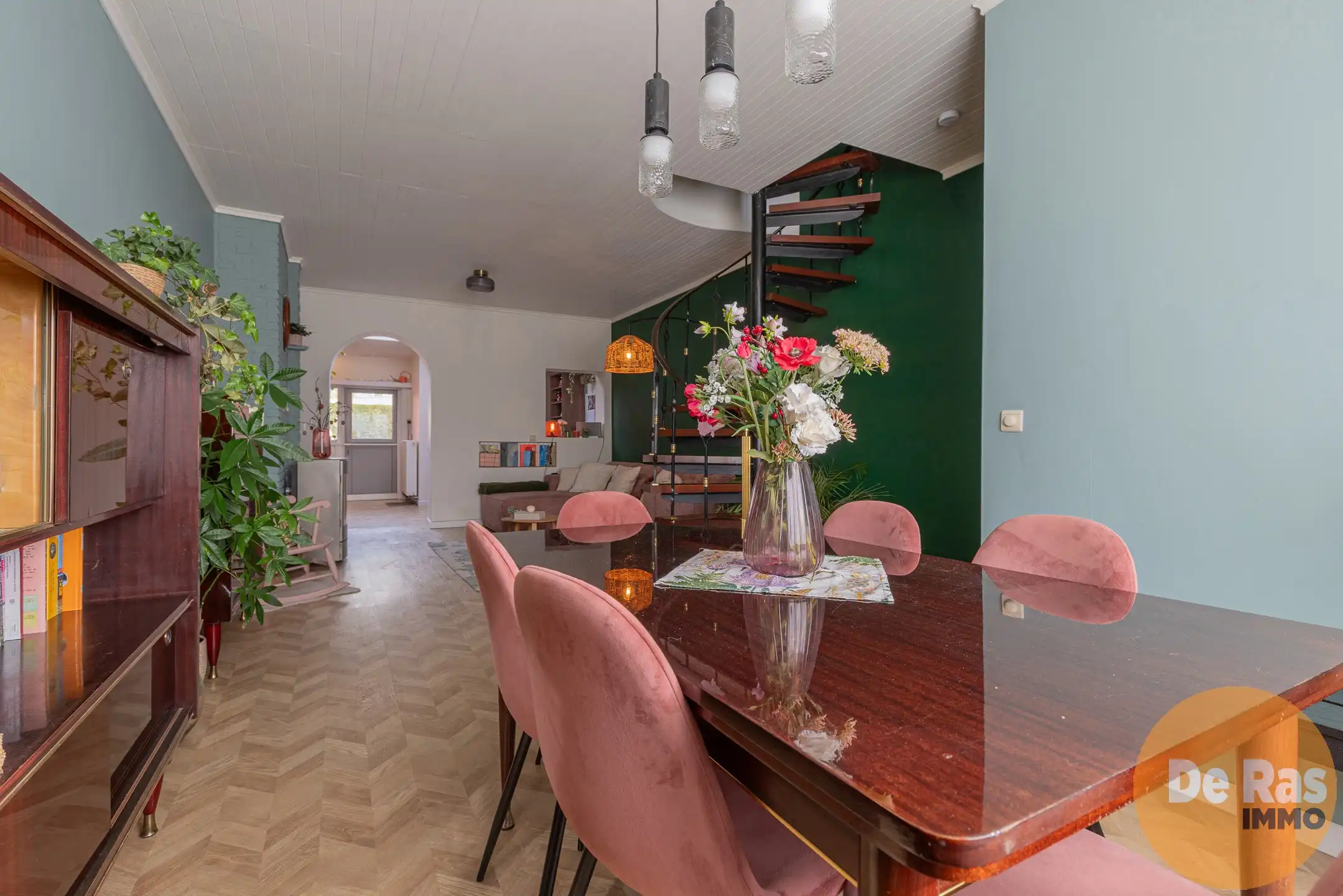 WETTEREN - Instapklare woning met twee slpks en terras foto 5