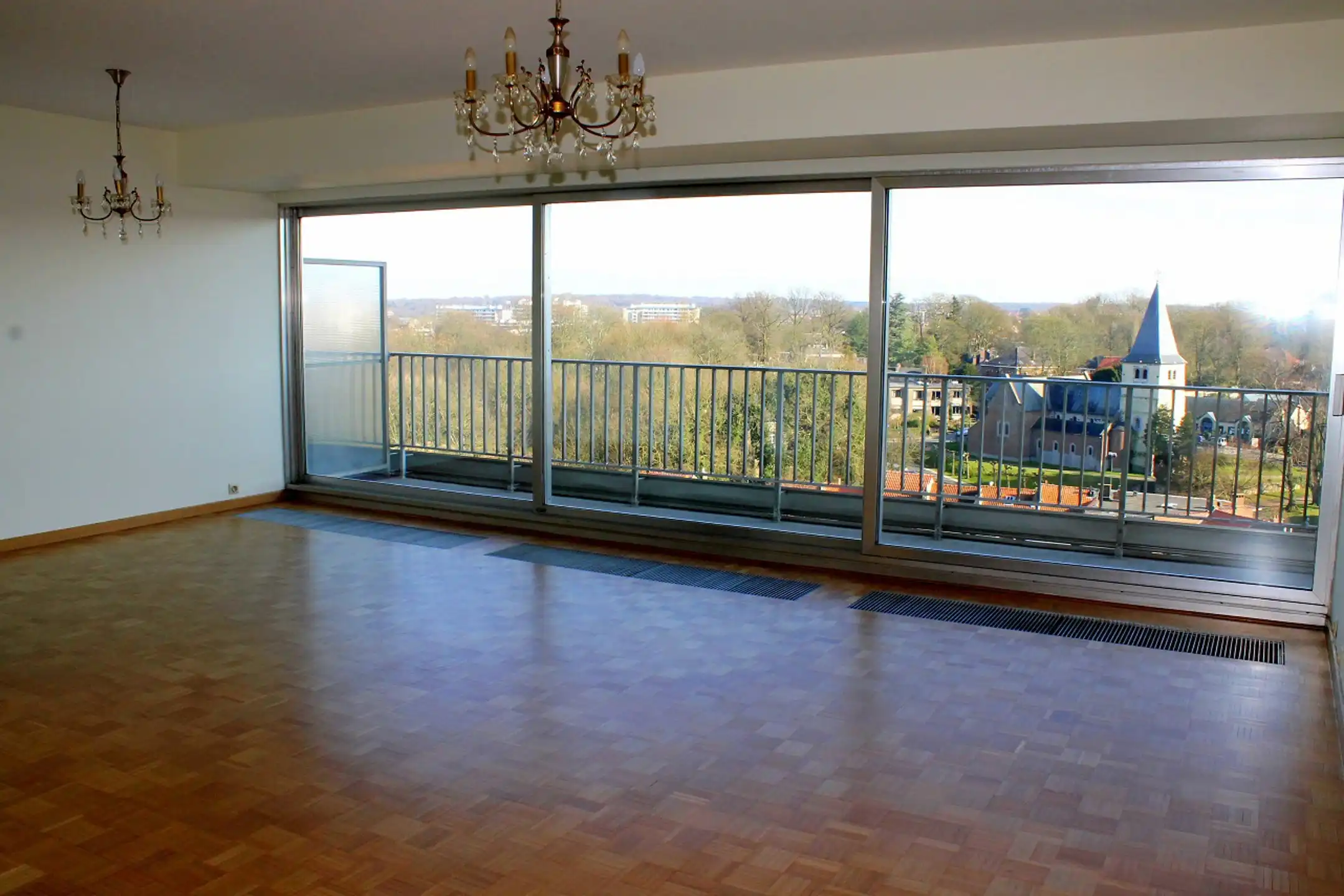 Licht appartement met 2 slaapkamers op de 10e verdieping! foto 12