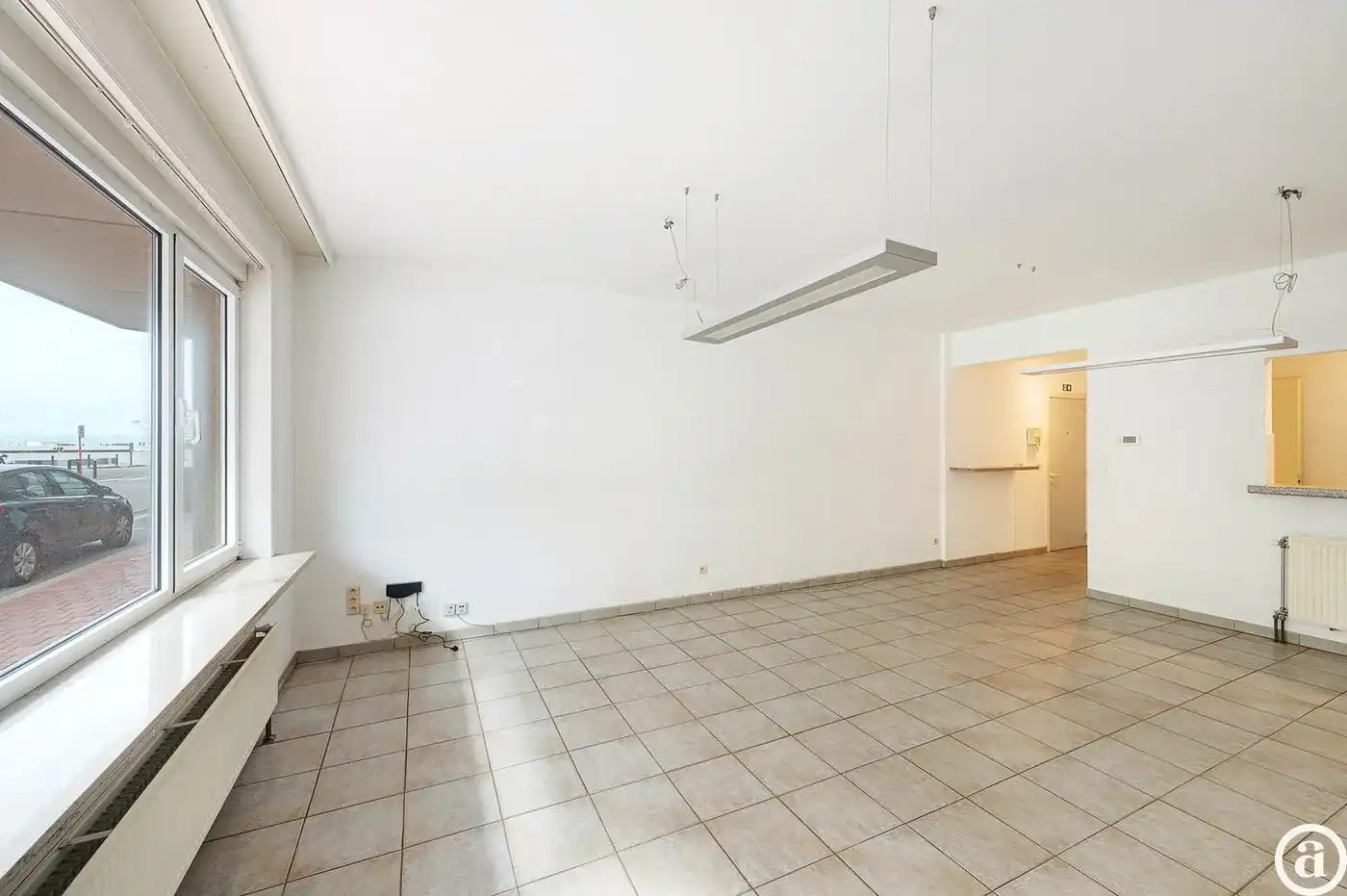 Te renoveren gelijkvloers appartement op topligging nabij het Rubensplein.  foto 3