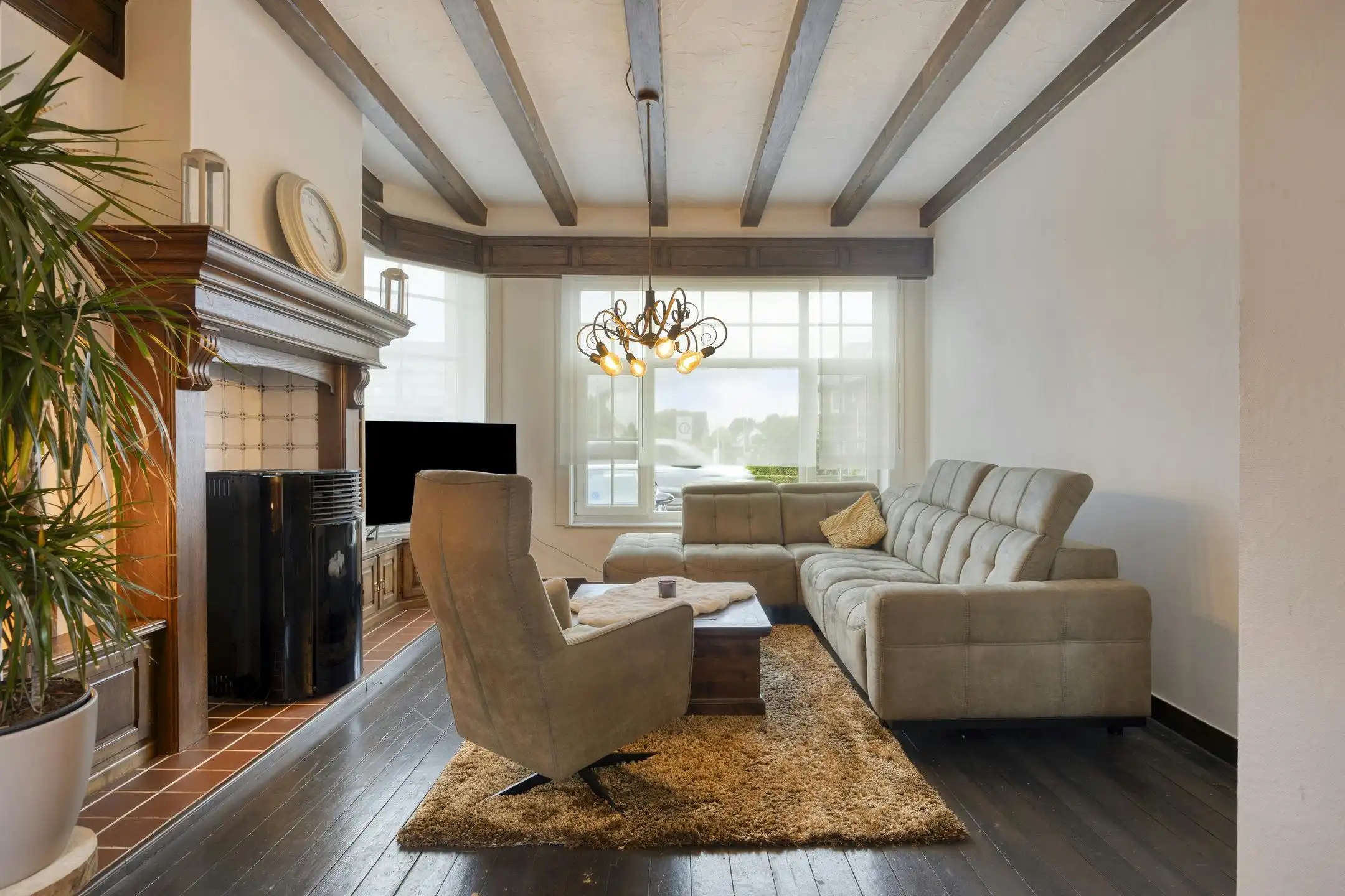 Ruime, charmante woning met loft te koop in Maaseik foto 9